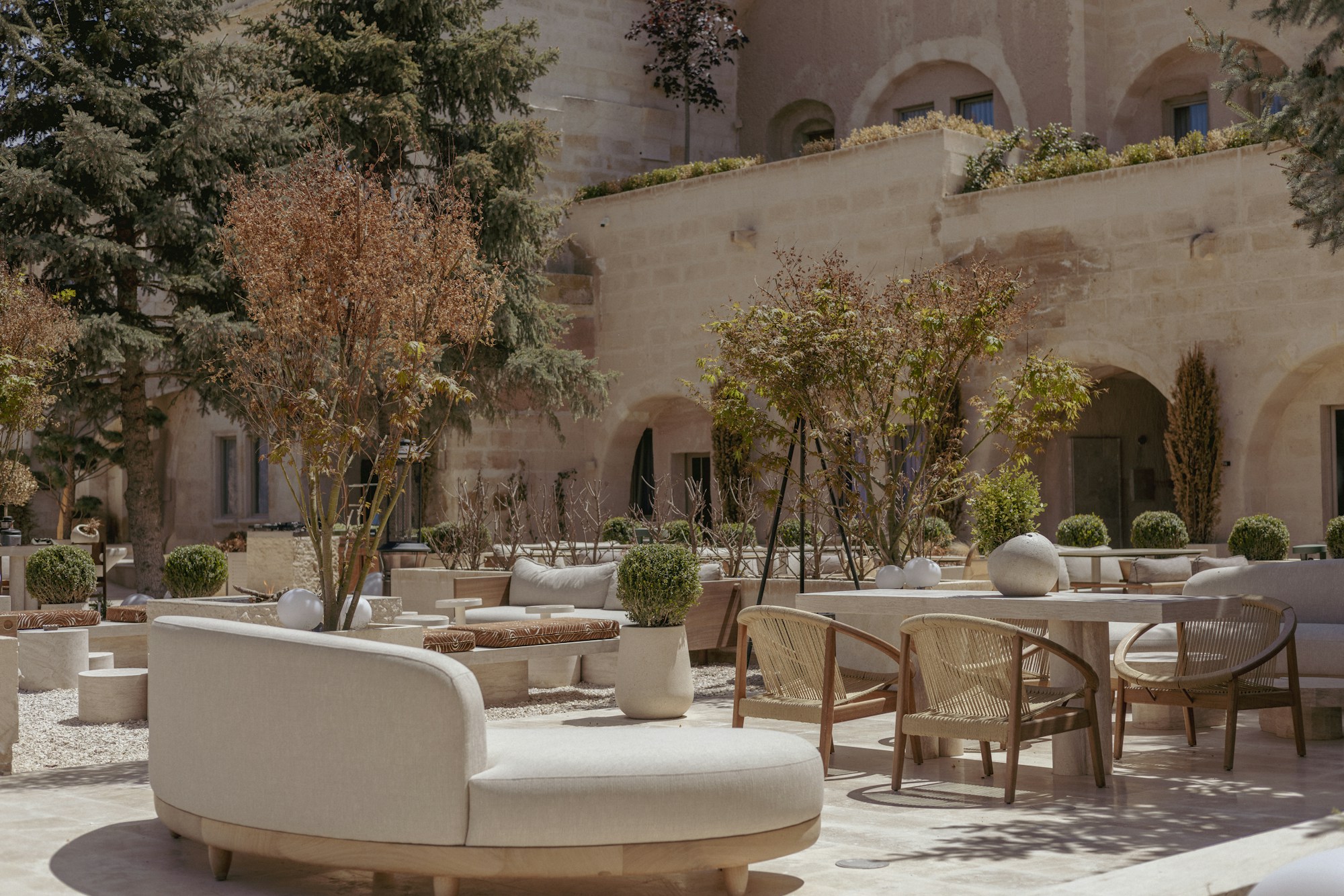 Courtyard Bar & Lounge