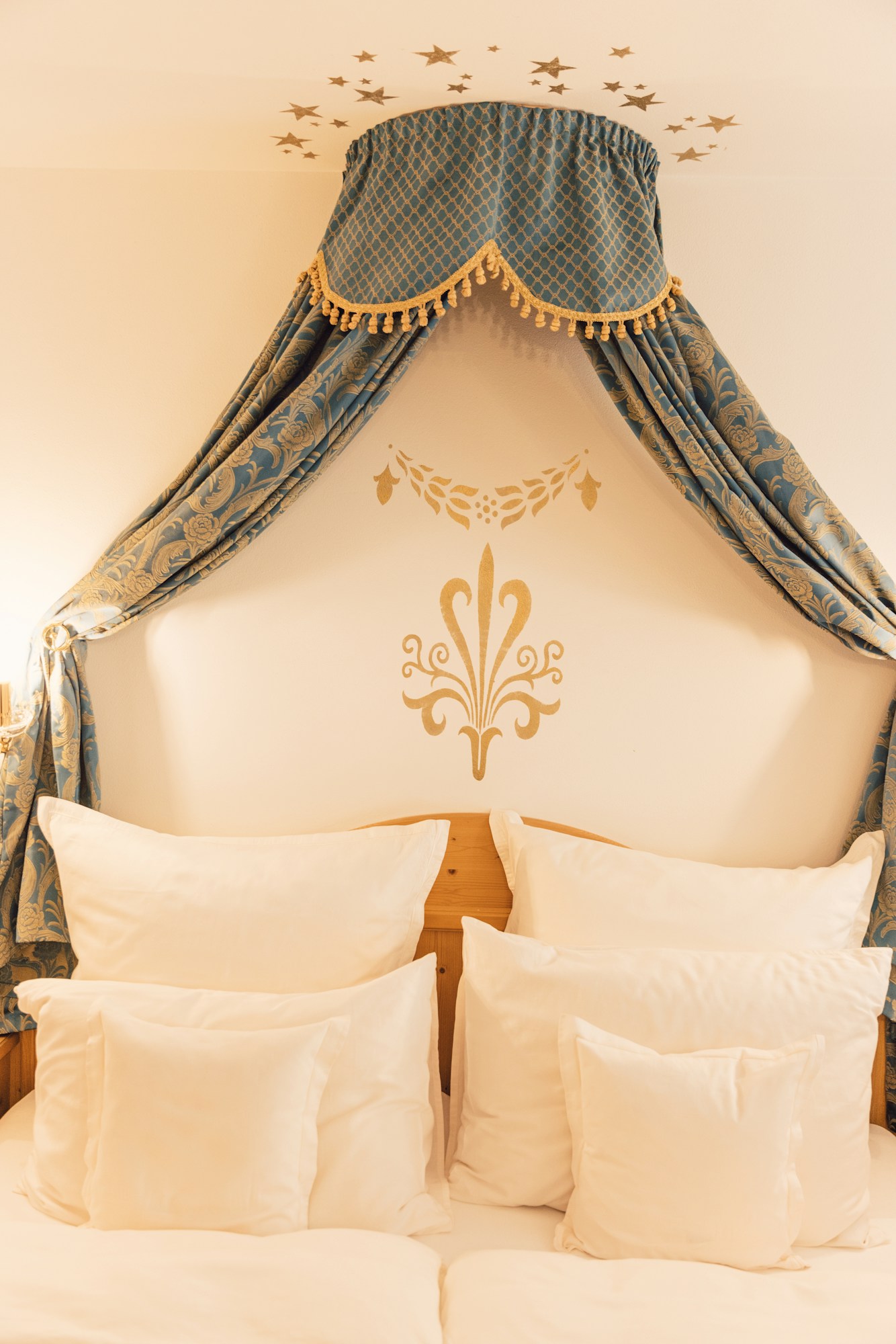 Arabian Nights Suite - Bedding Detail