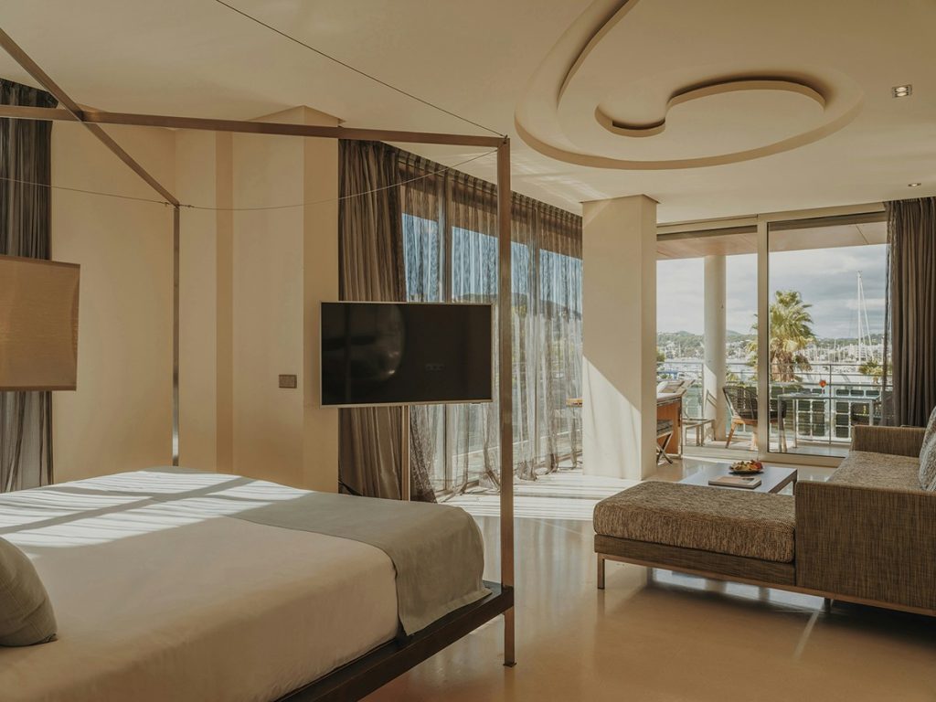 Corner Suite - Bedroom