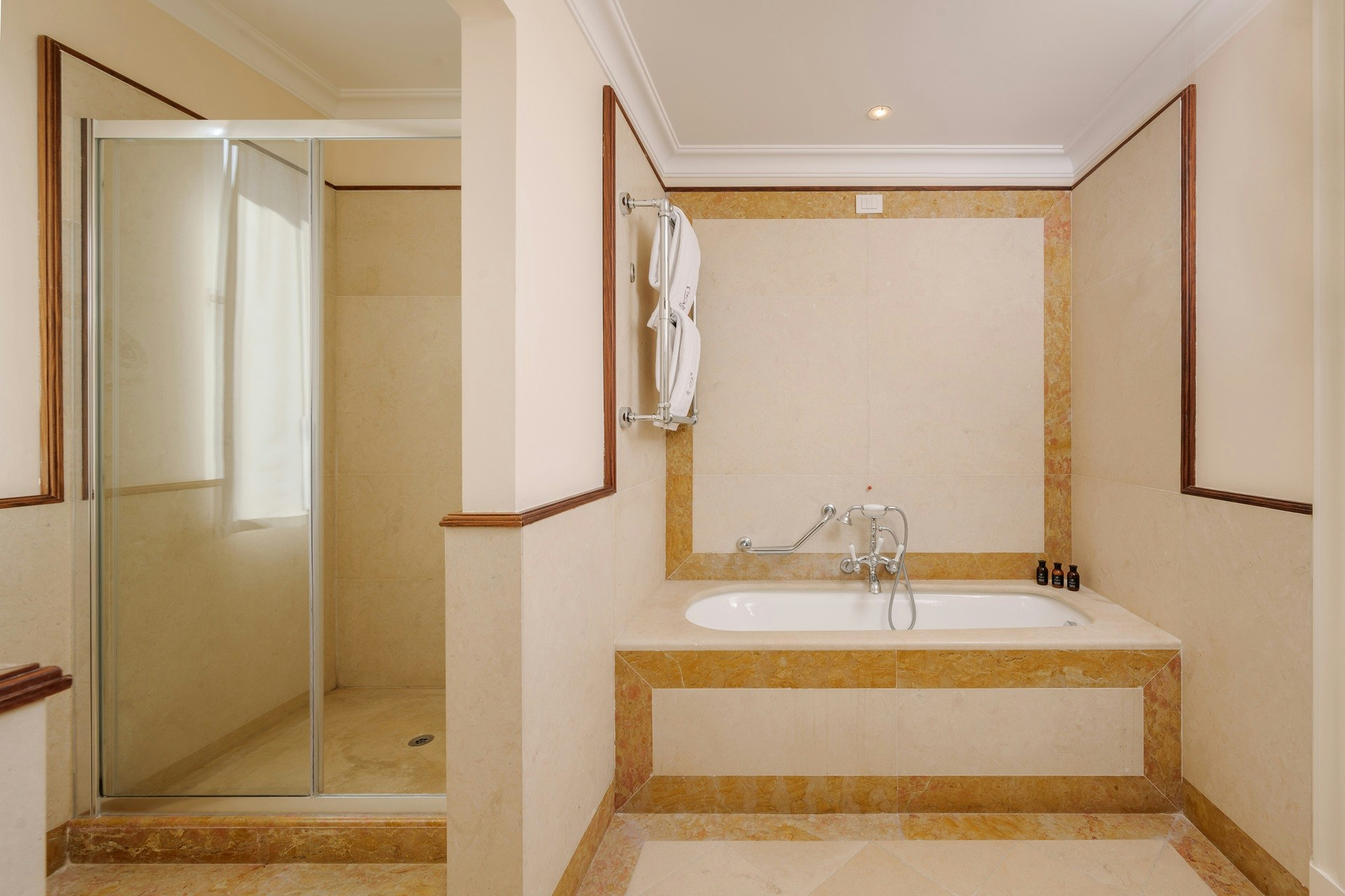 Panoramic Two-bedroom Suite - Bathroom