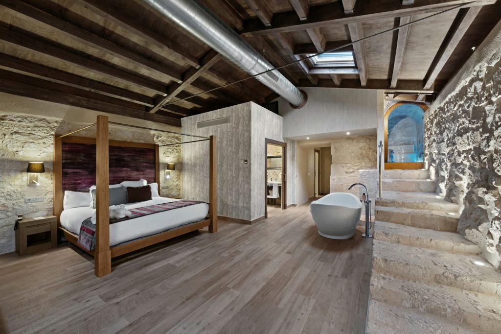 Treasure Suite - Bedroom