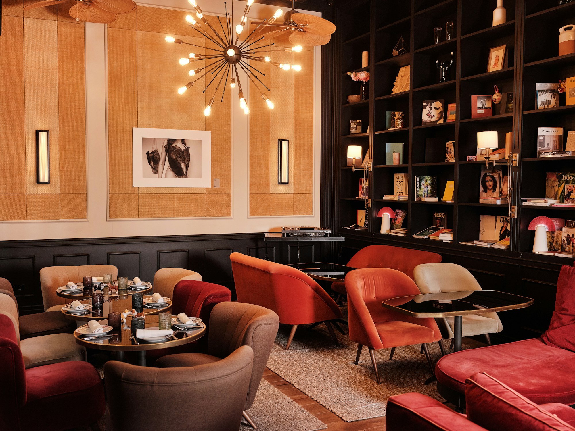 Contraban Restaurant