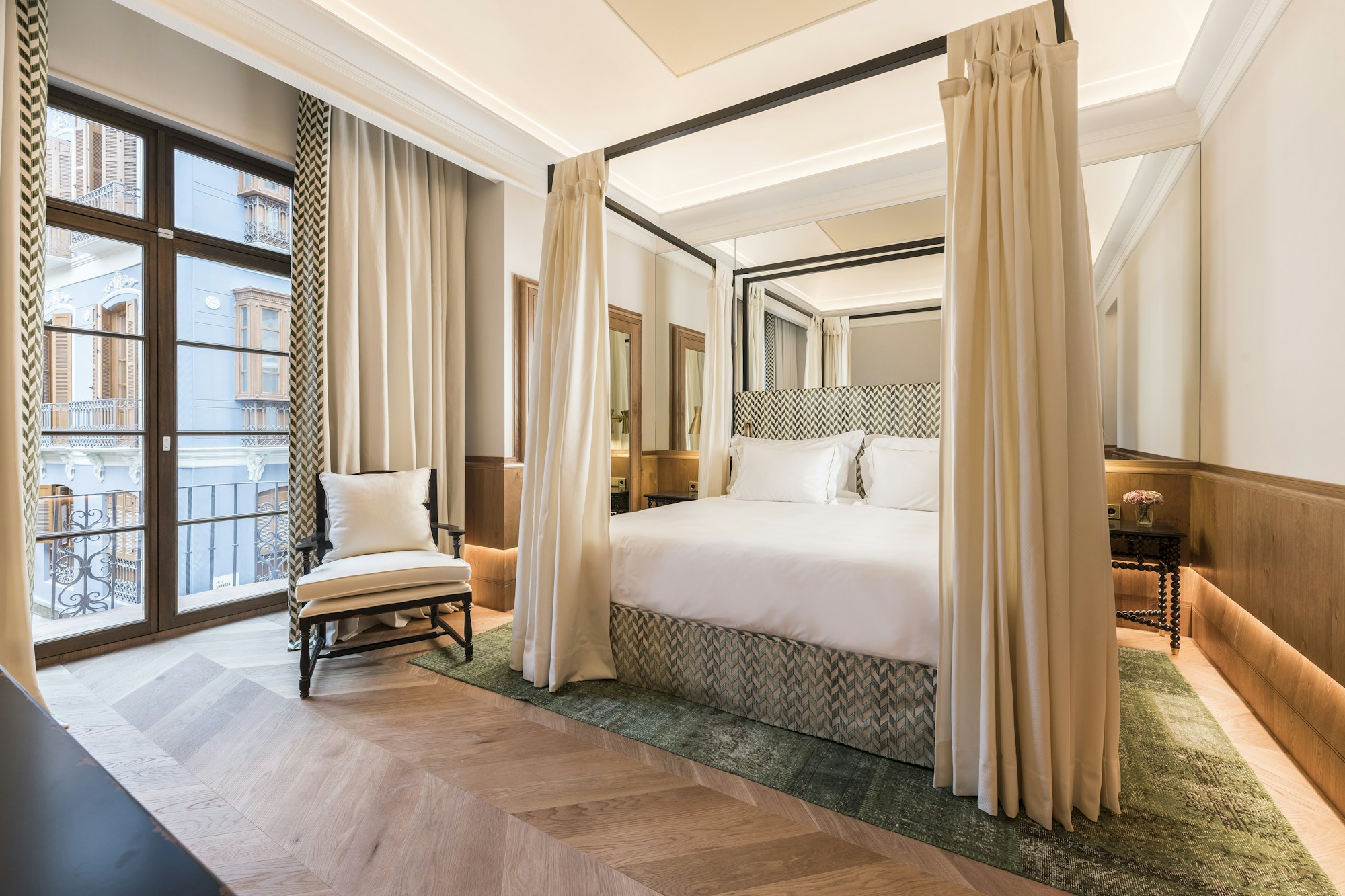 Deluxe Palacio