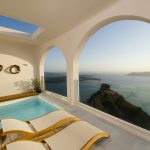 Grand Suite Veranda - Sunbeds & Caldera View
