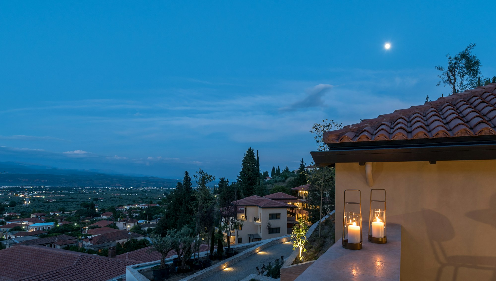 Mystras Suite Balcony In The Evening