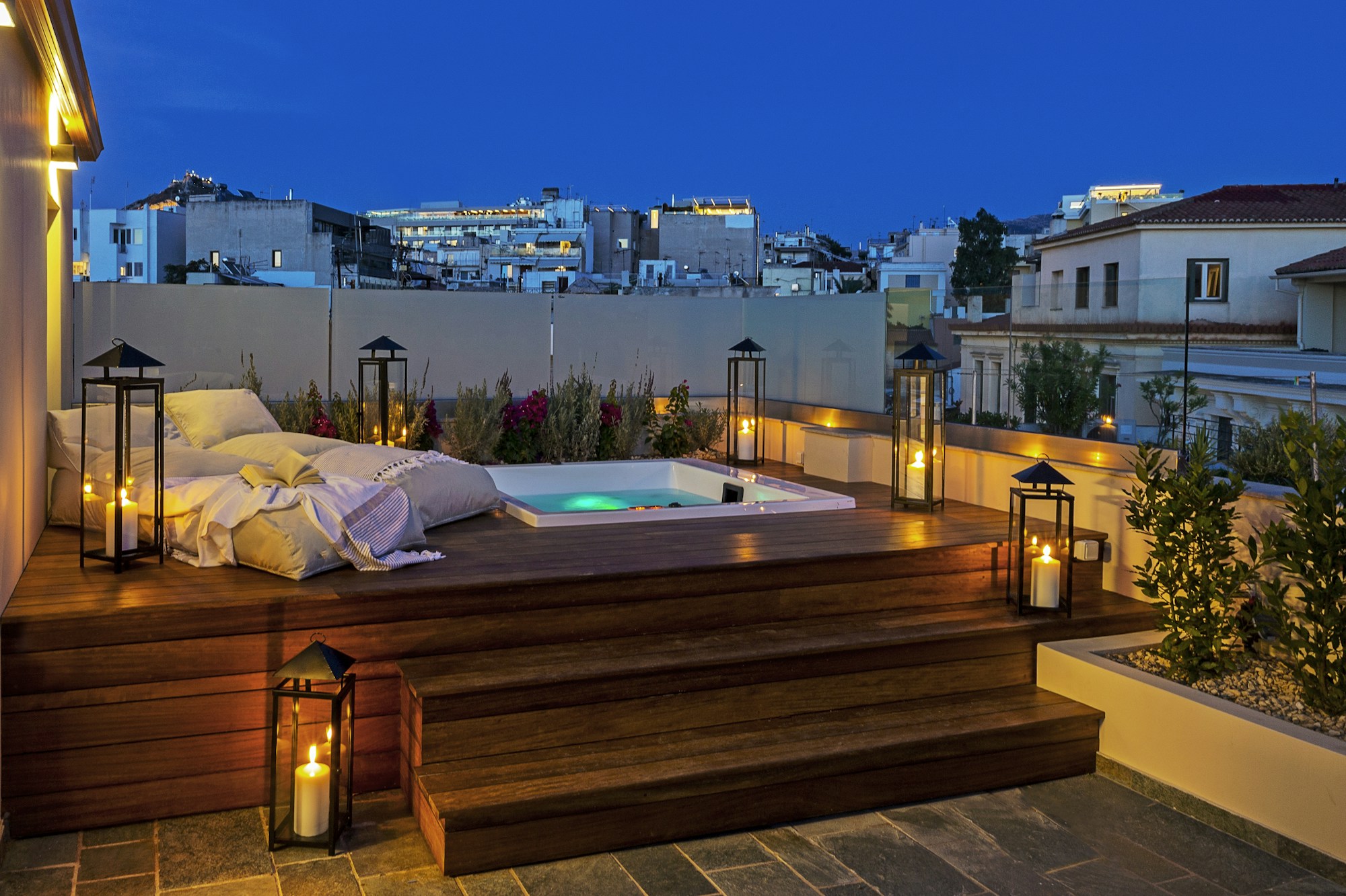 Iconic Suite - Terrace in Evening