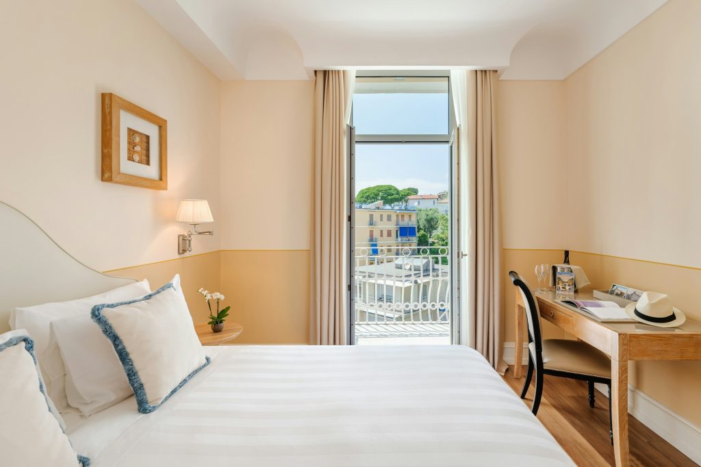 Prestige with Lateral Sea View - Bedroom