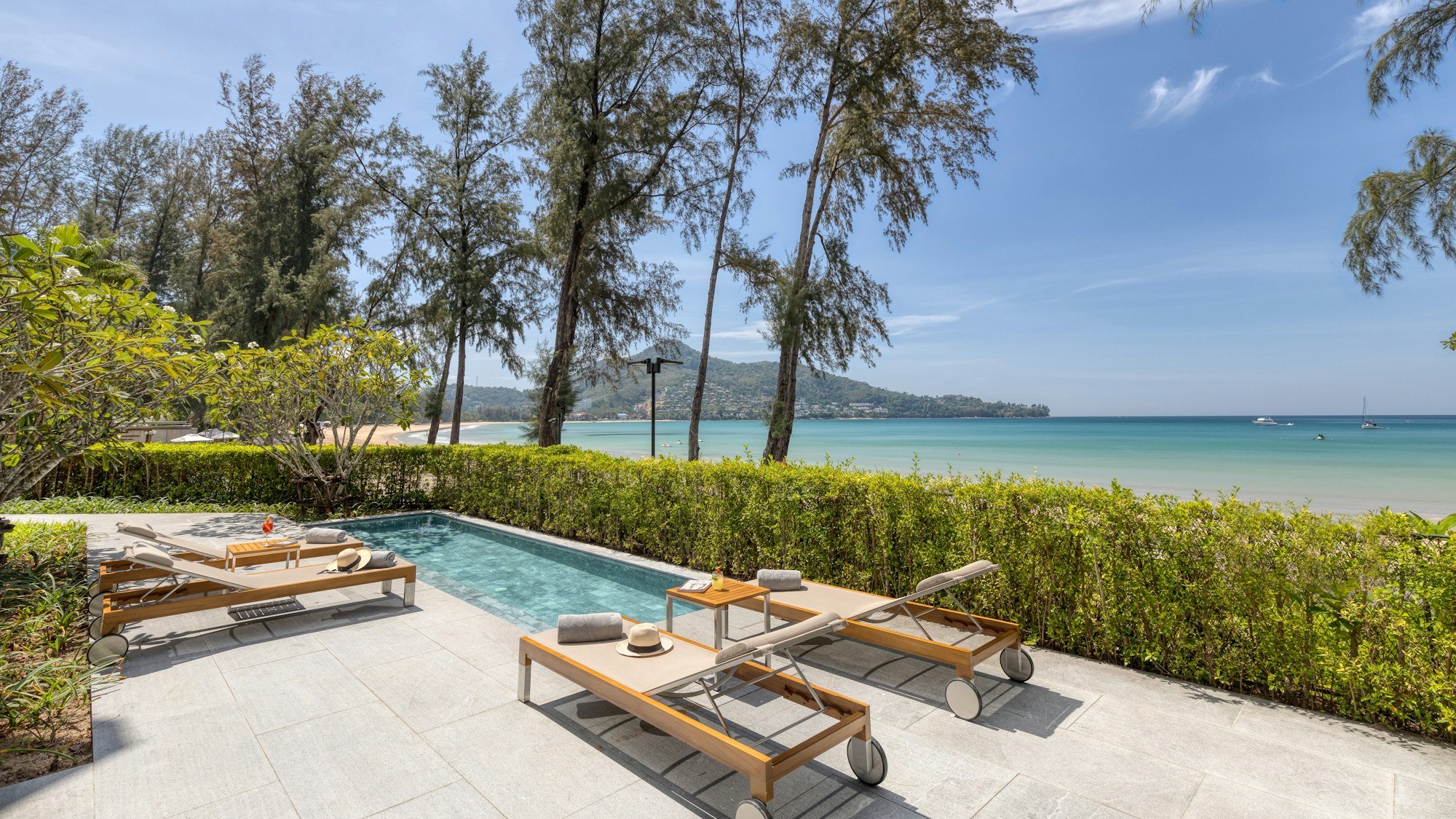 2 Bedroom Grand Azure SeaFront Pool Suite