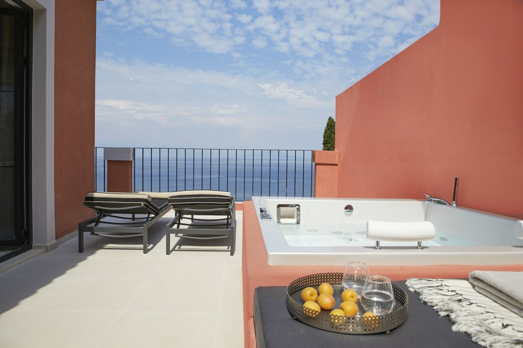 Grand Terrace Junior Suite with Whirlpool - Terrace