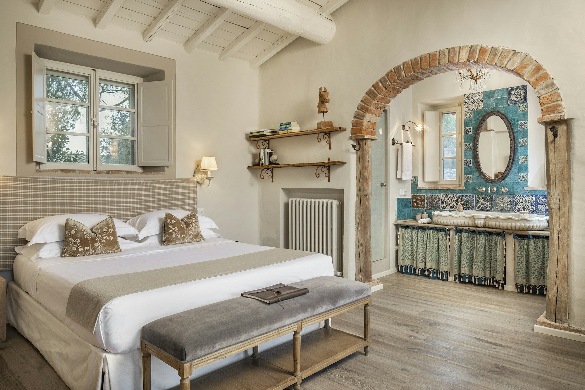 Deluxe Room - Bedroom