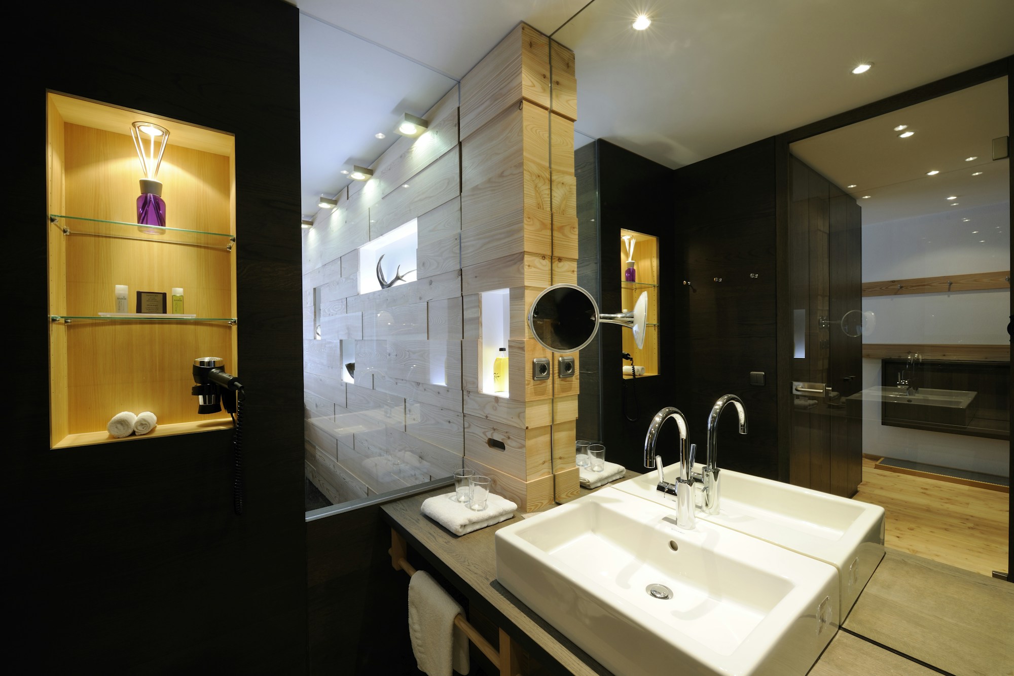 Loggia / Junior Suite - Bathroom