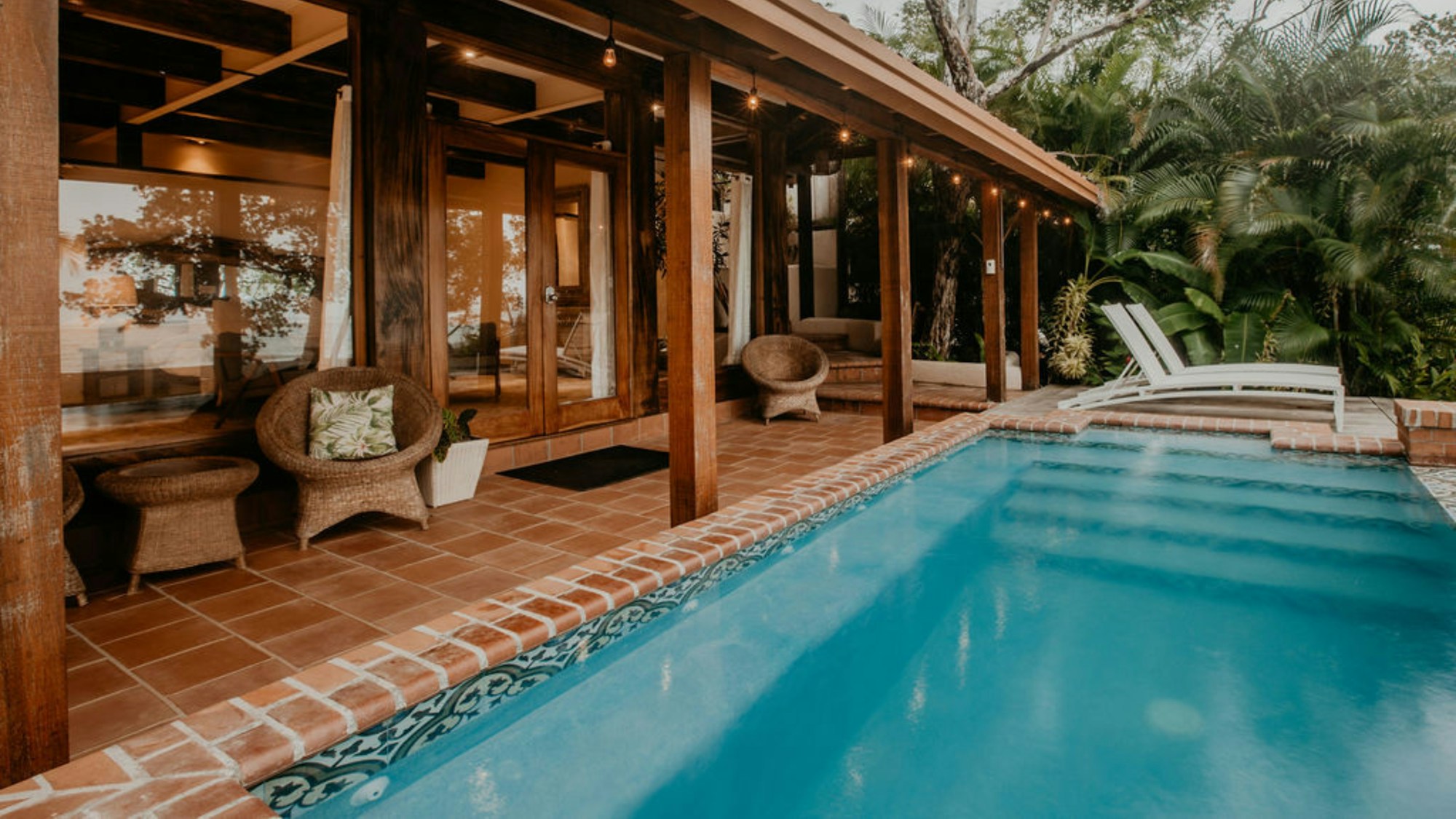 Casa OM Infinity Pool Oceanfront Suite - Pool