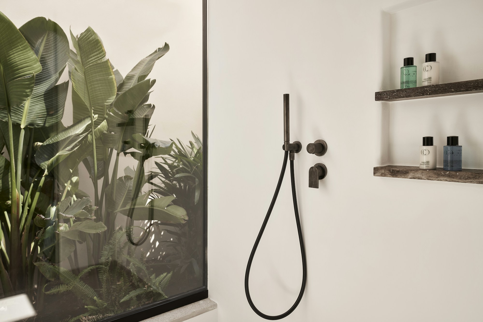 Hideaway Pool Suite - Shower