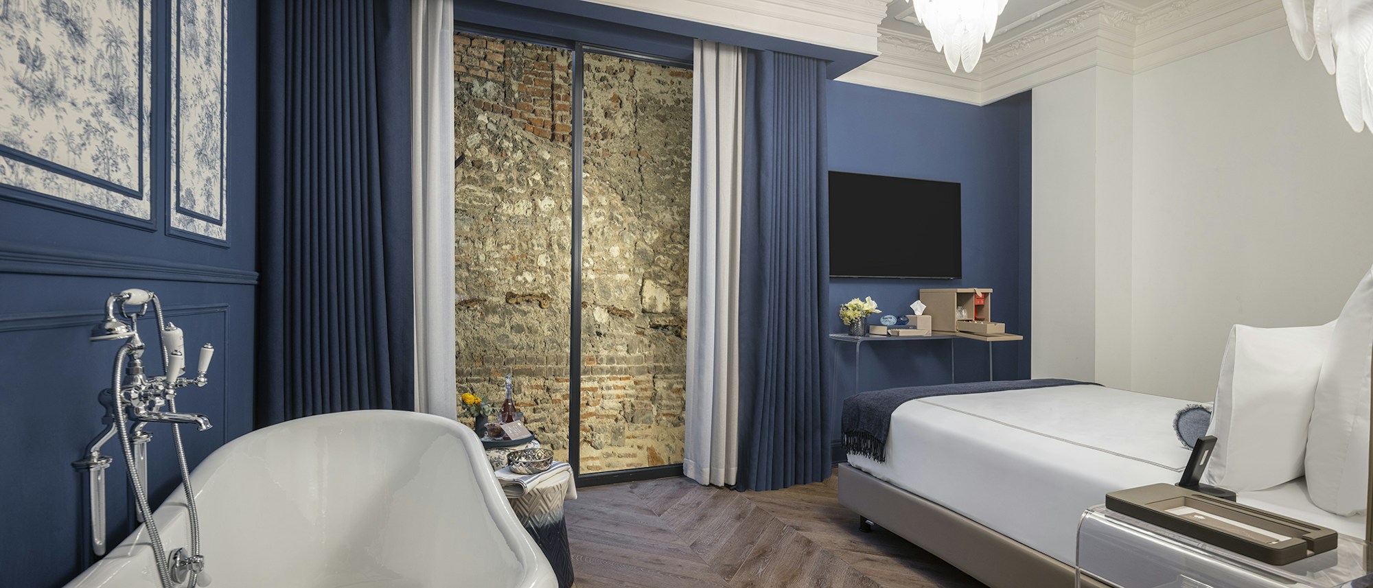 Acanthus Room - Bedroom
