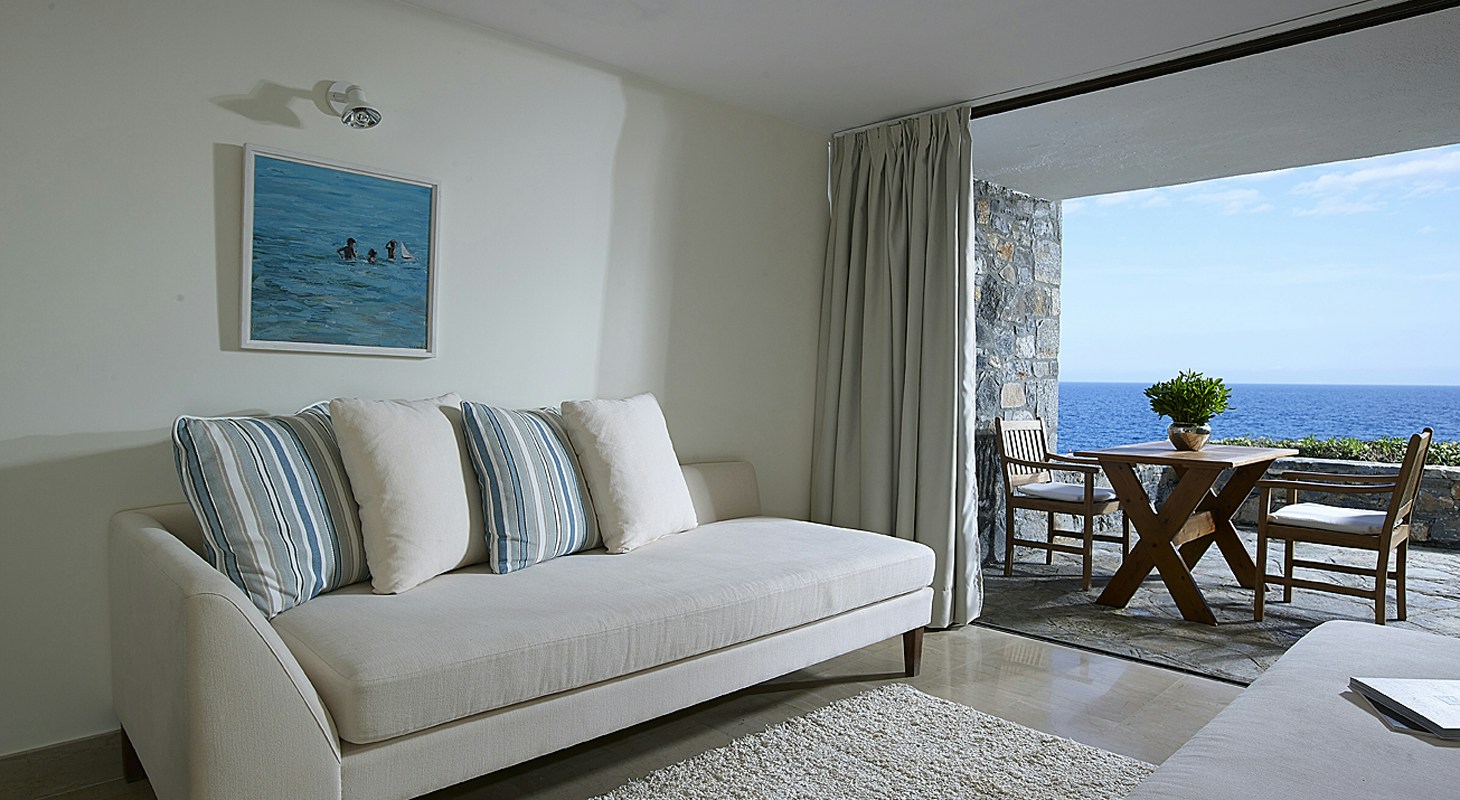 Club Suite Seafront View - Living Area