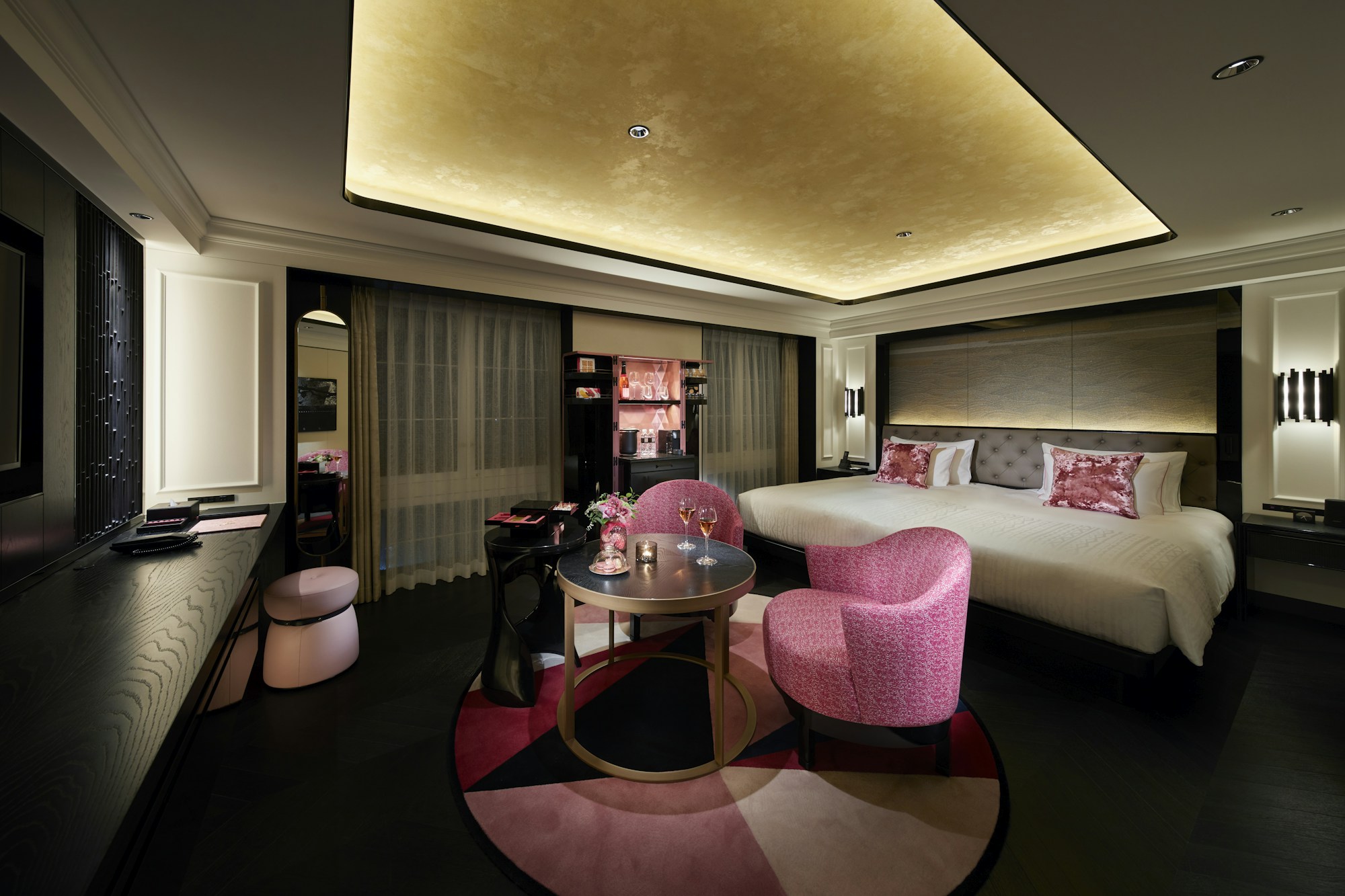 Superior King - Bedroom