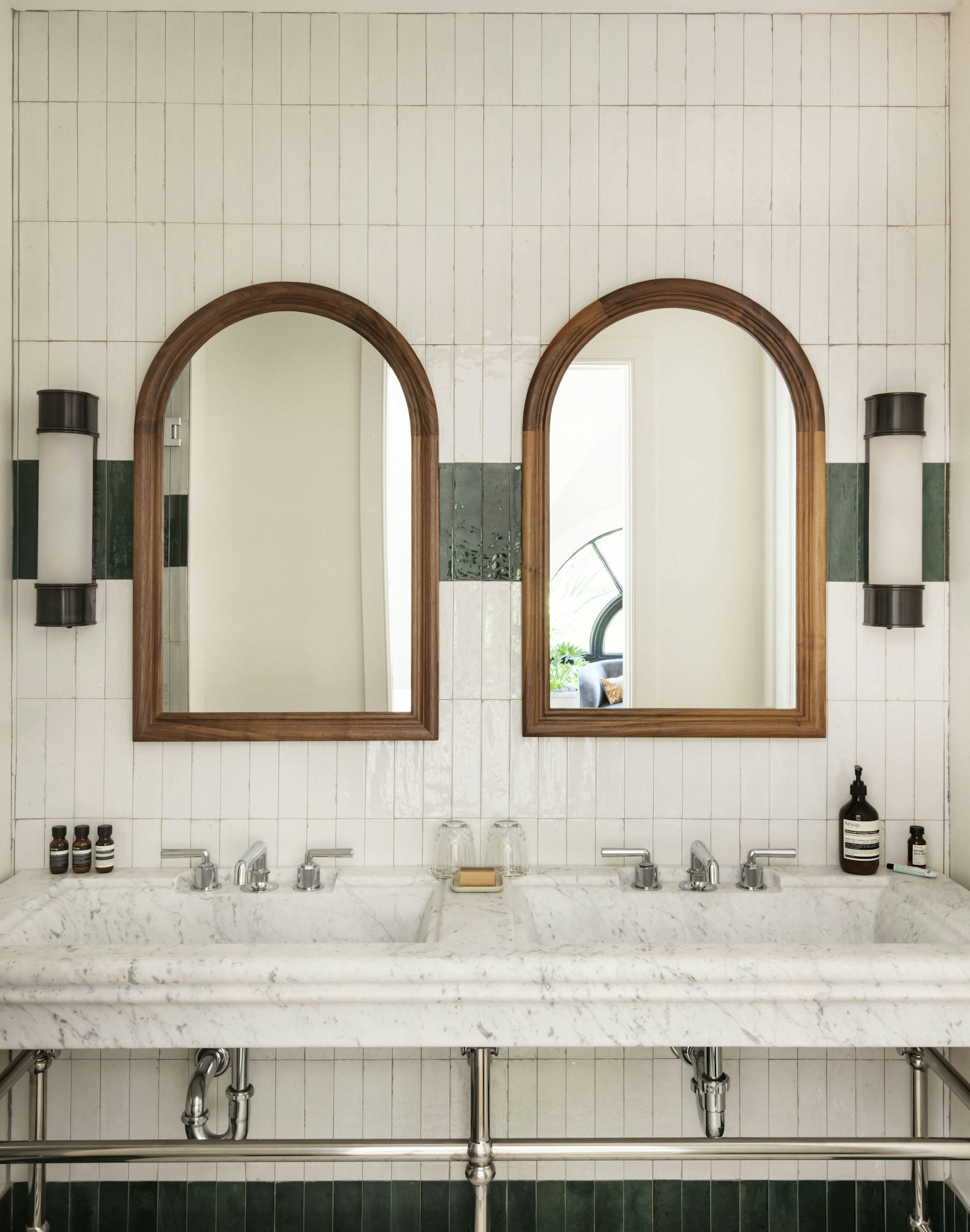 Deluxe King Suite - Bathroom