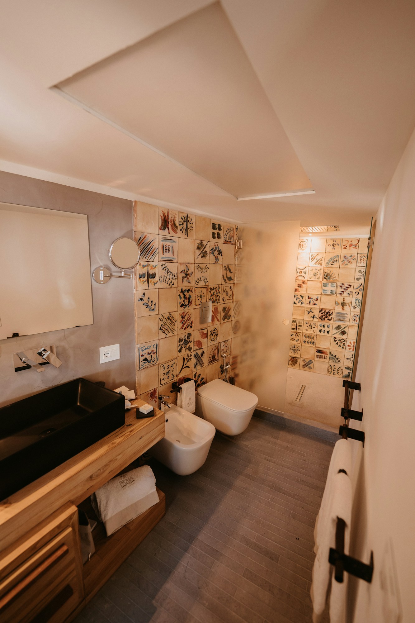 Deluxe Vertical Suite