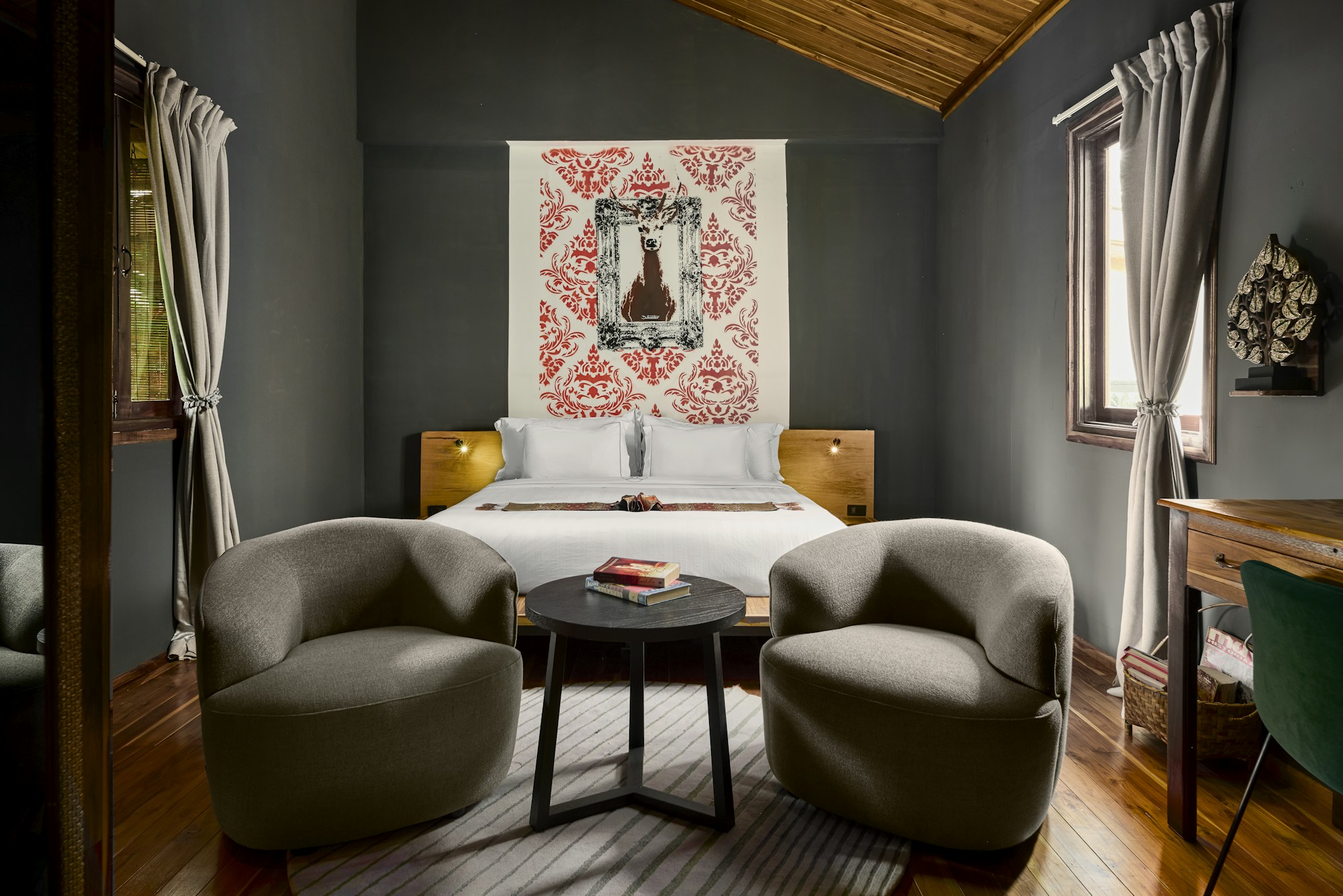 Art Deluxe - Bedroom