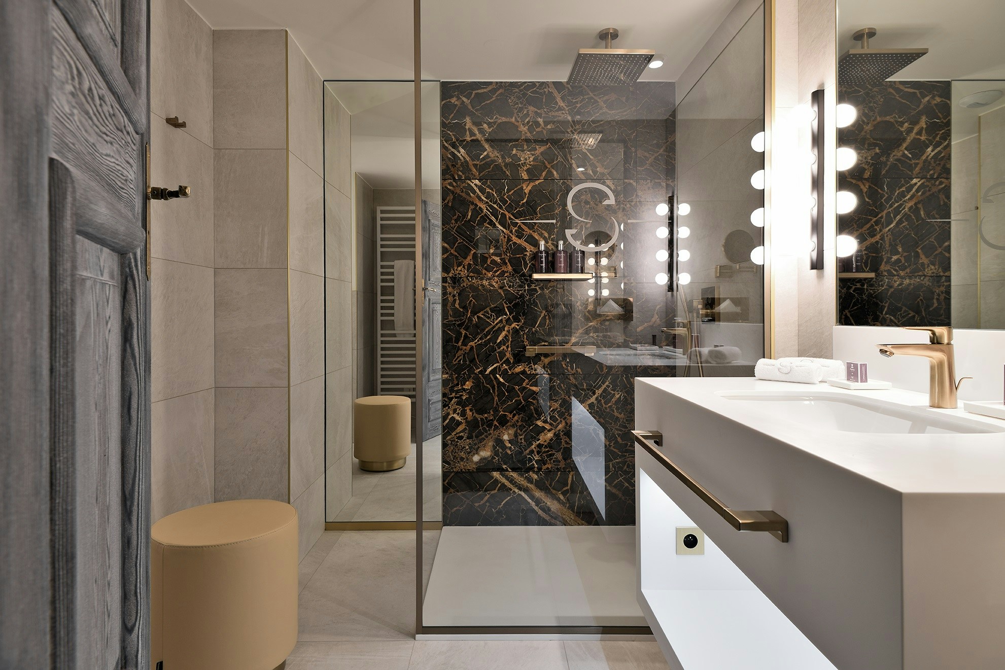 4 Bedroom Duplex Apartment Bathroom