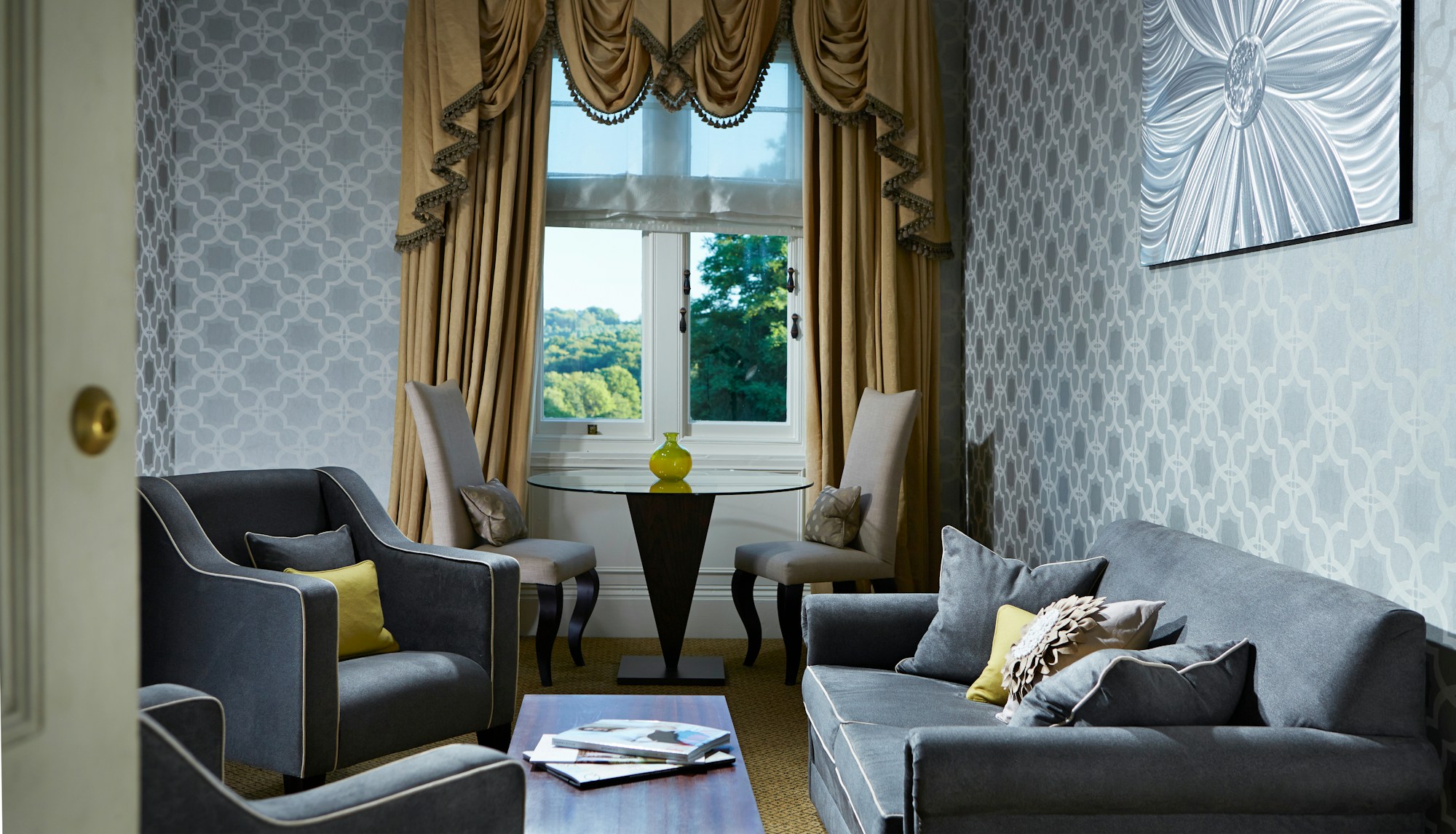 Traditional Suite - Living Area