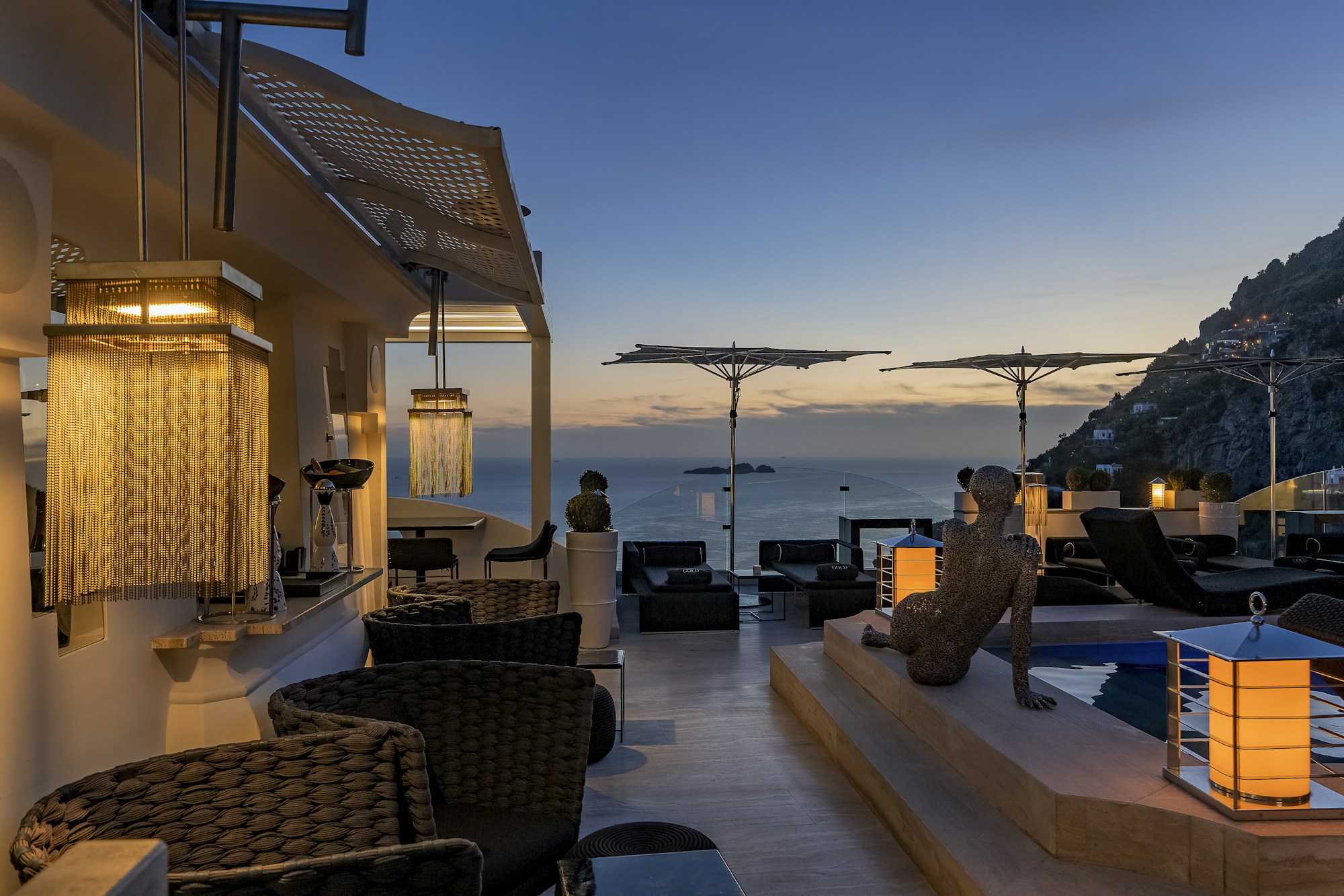 Gold Sky Bar & Restaurant