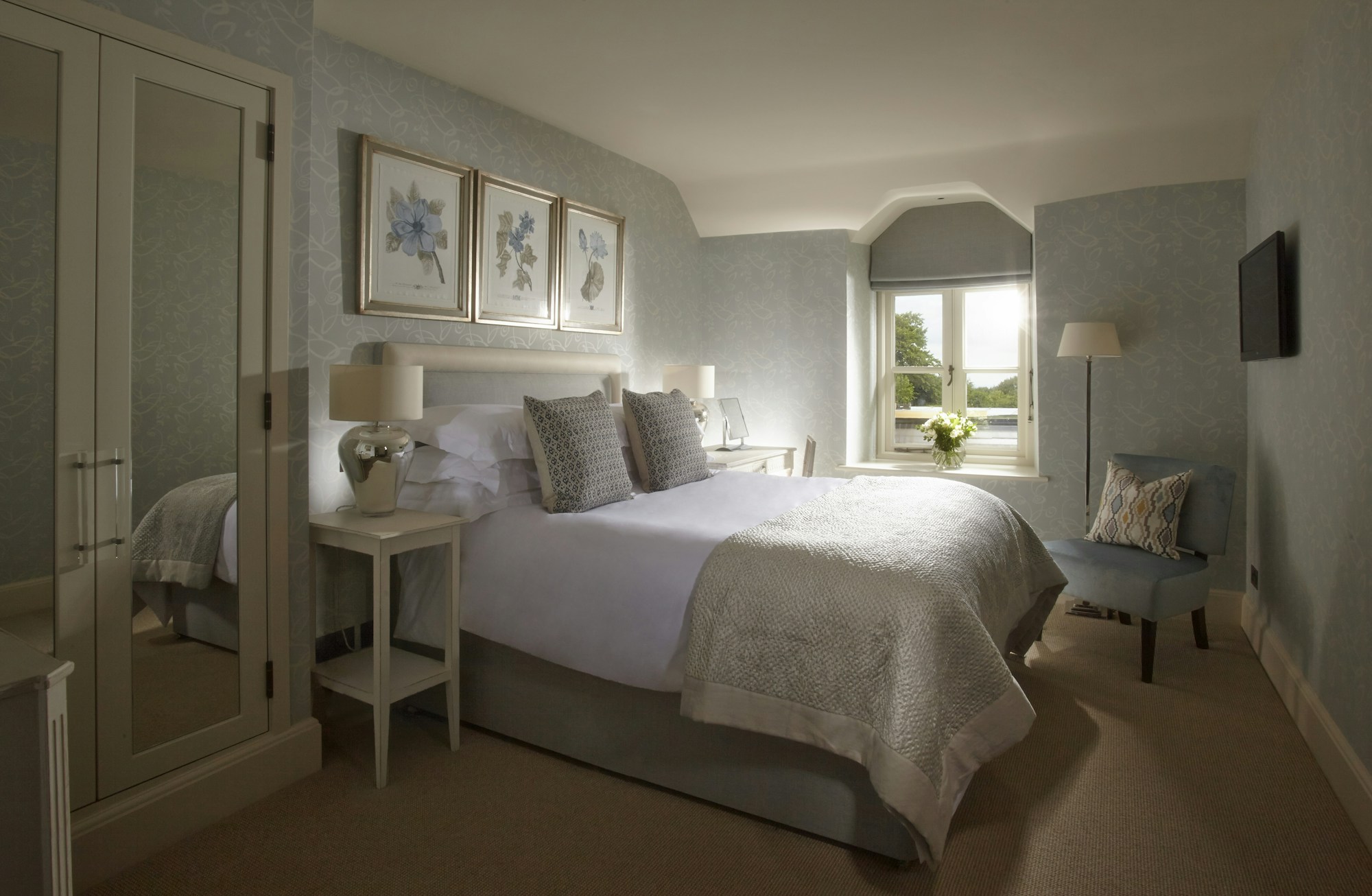 Intimate - Bedroom