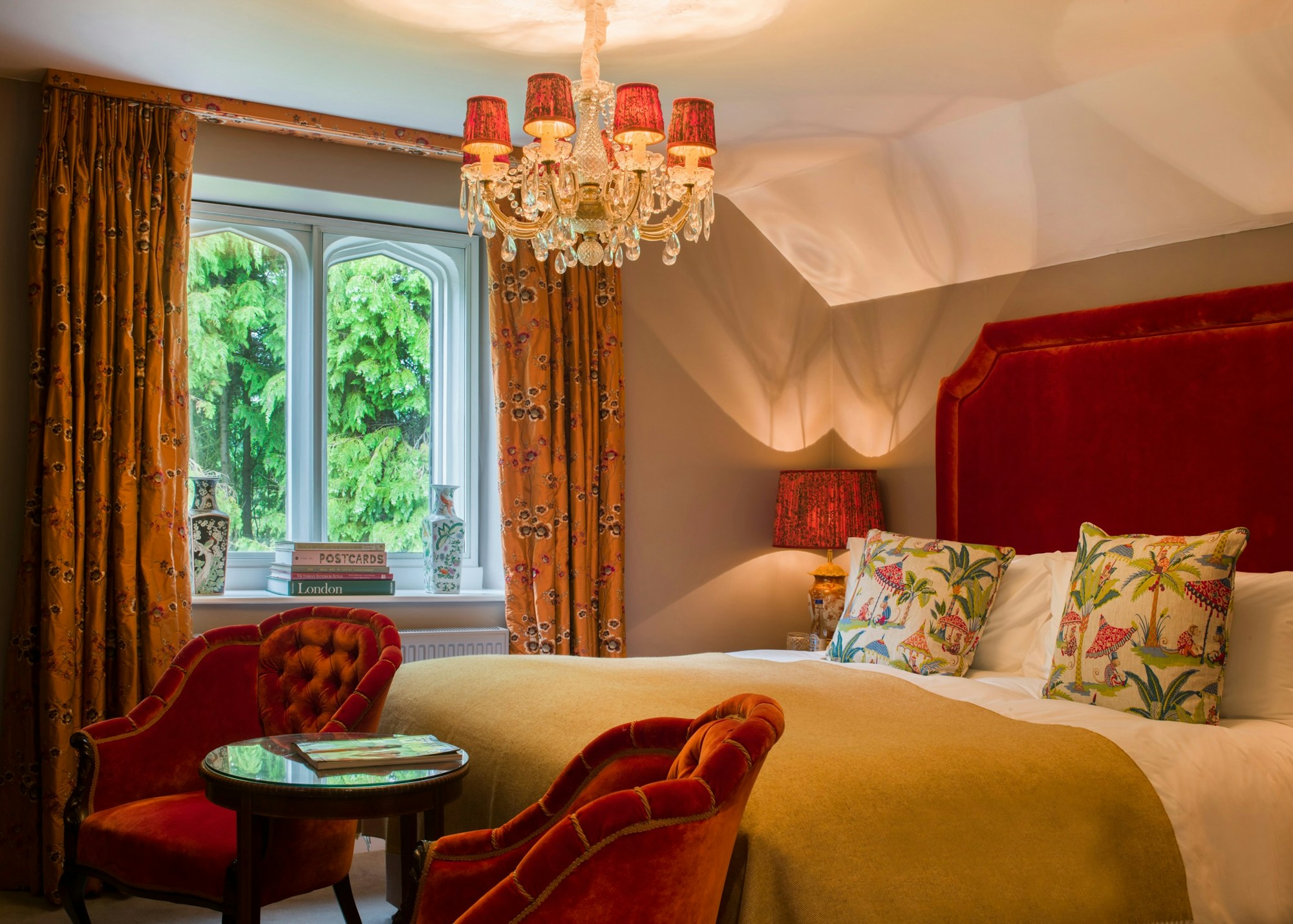 Elegant Room - Bedroom
