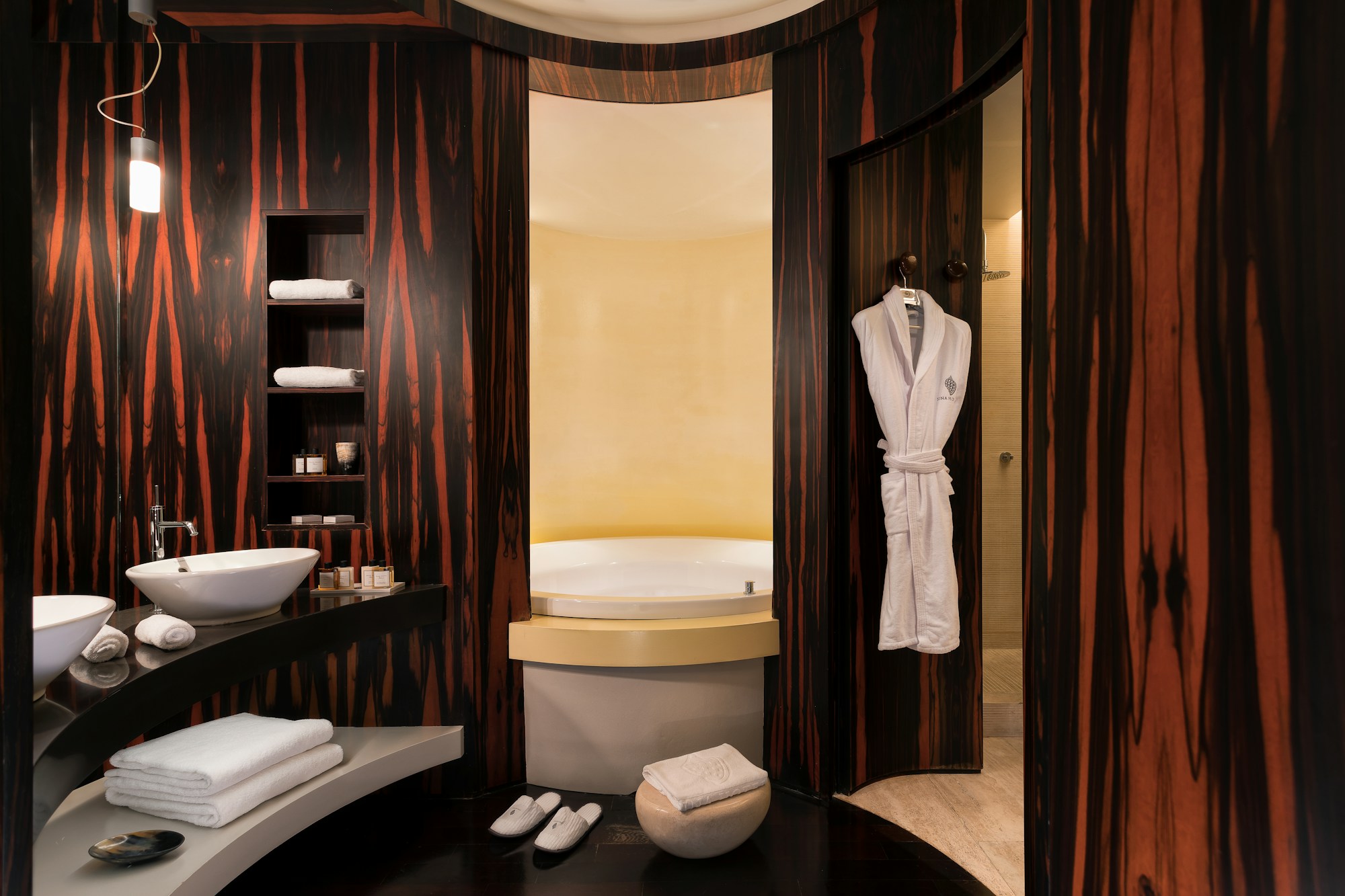 Gallery View Deluxe- Bathroom