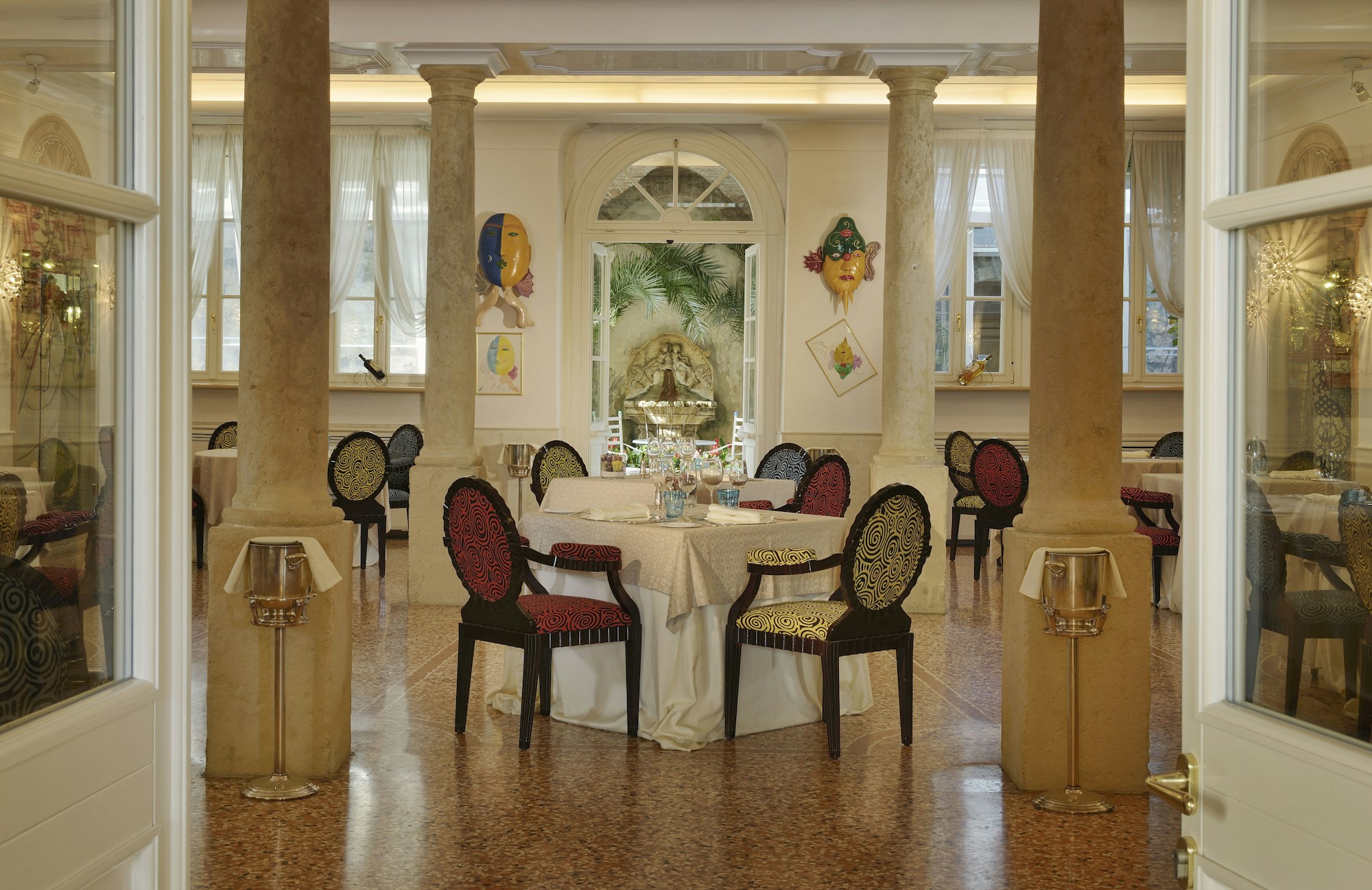Amist_ Restaurant