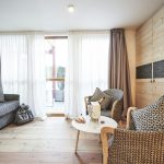 Grand Deluxe Room - Living Area