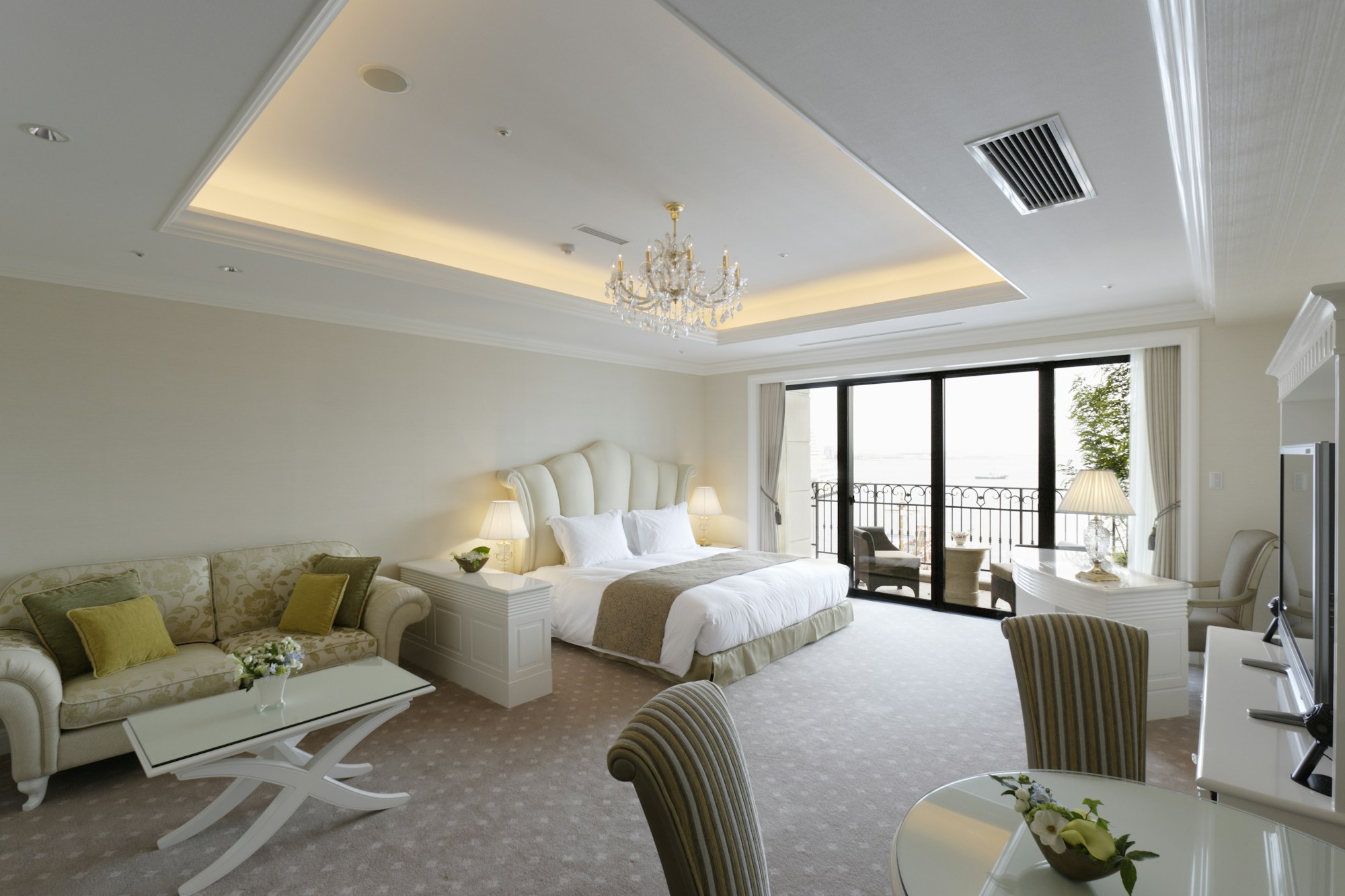 Executive Elegant Double Room - Bedroom & Living Area