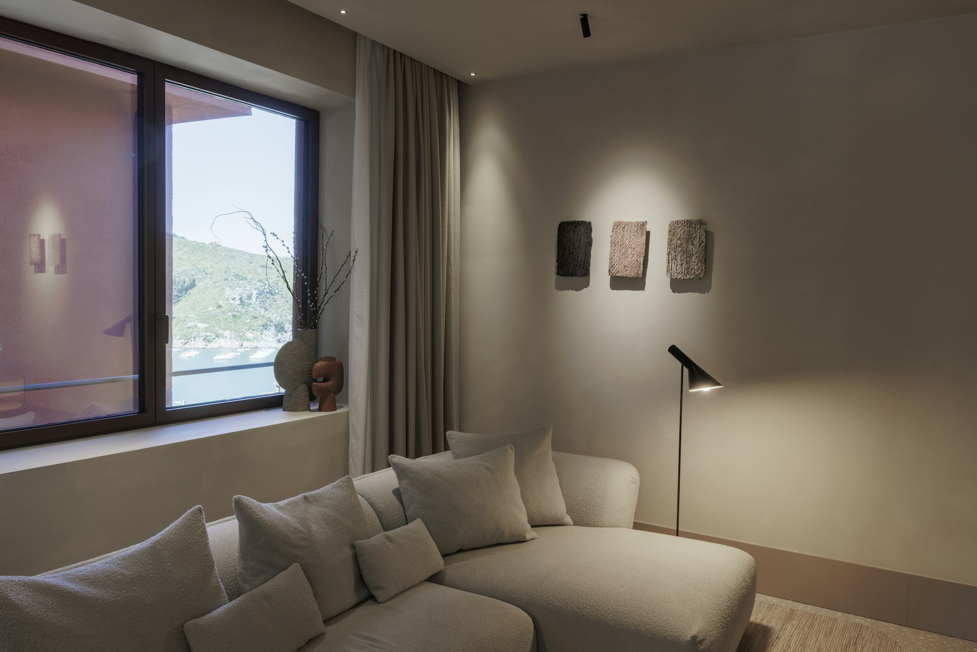 Stella 2 bedroom Mountain View Balcony Suite - Living Area