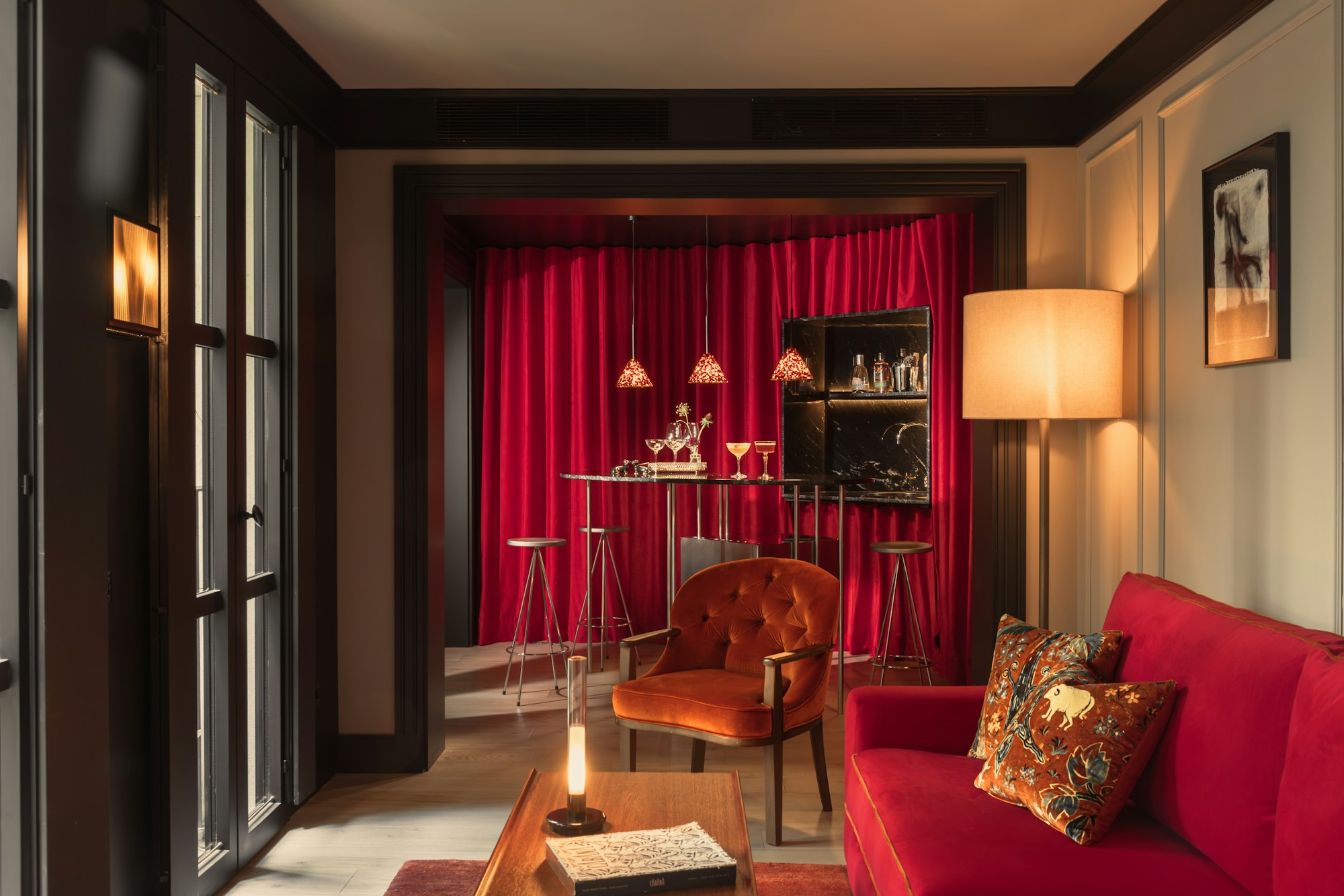 Club Suite - Living Area