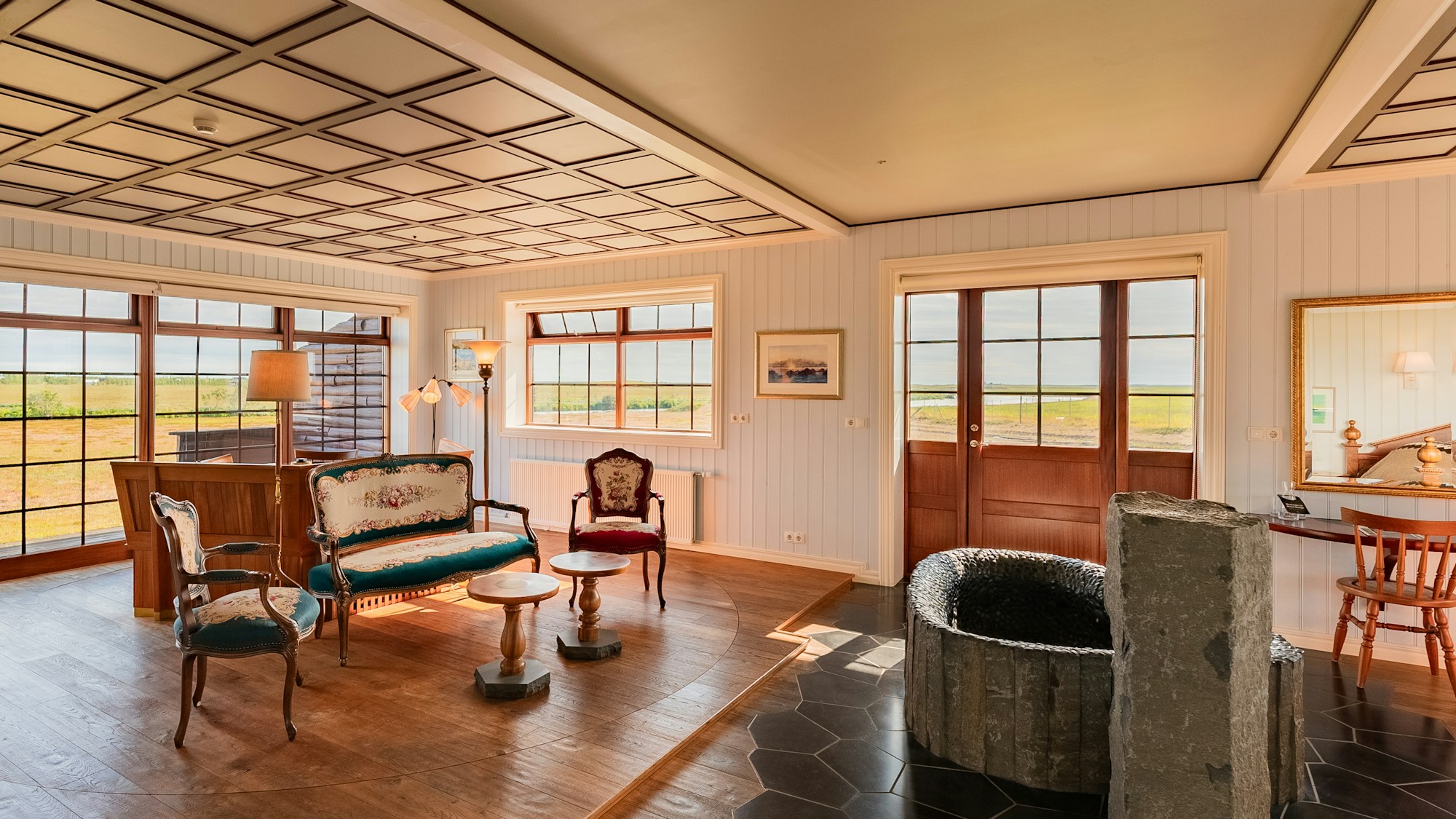 Icelandic Master Suite - Living Area
