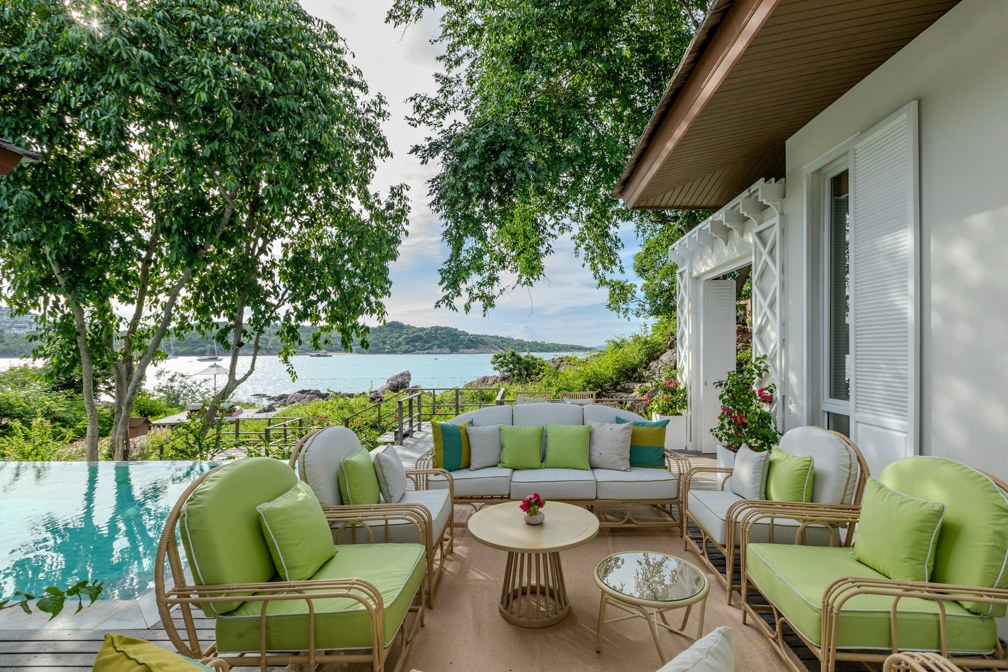 Fahn Noi Private Island Pool Villa - Outdoor Living Area