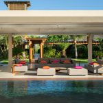 Pool & Lounge