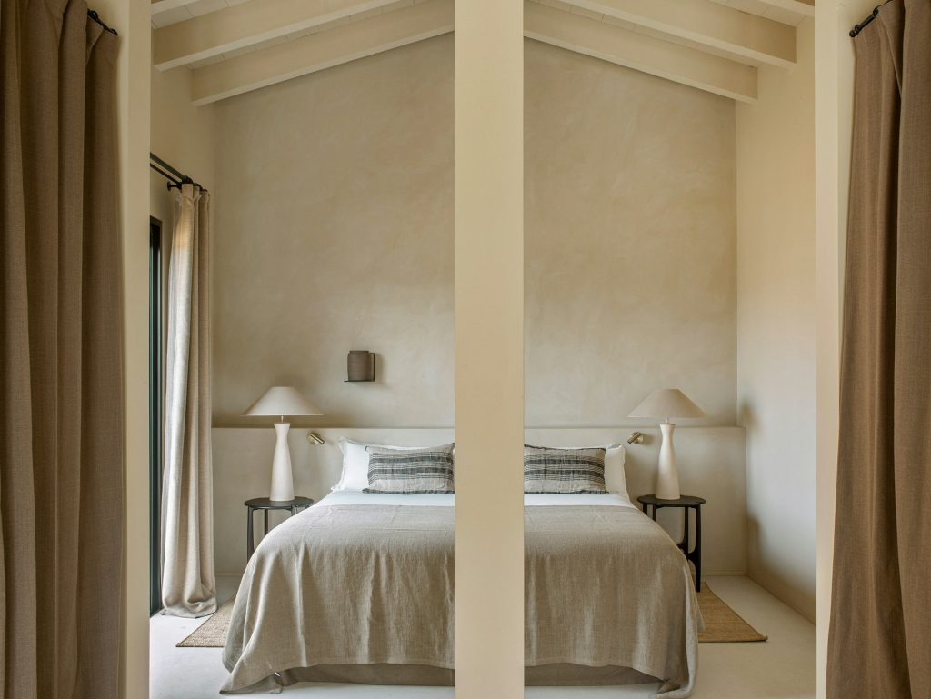 Deluxe Garden Suite - Bedroom