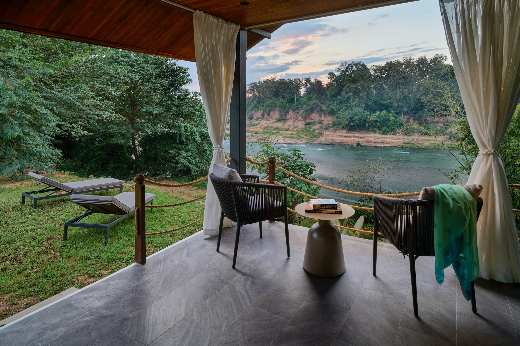 Riverfront Suite - Patio