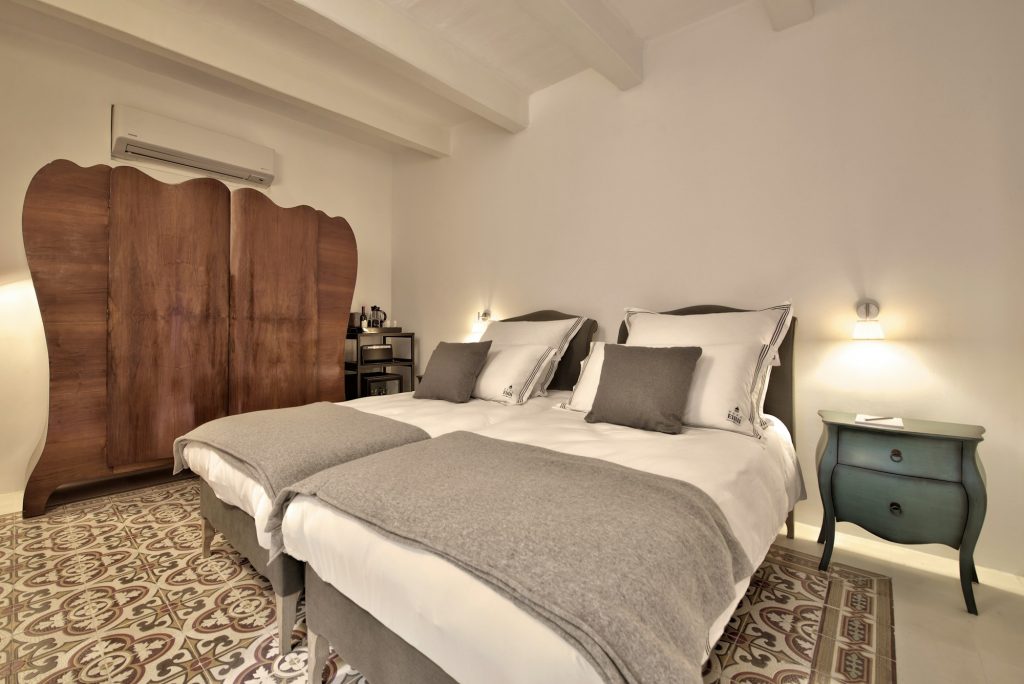 Suite 2