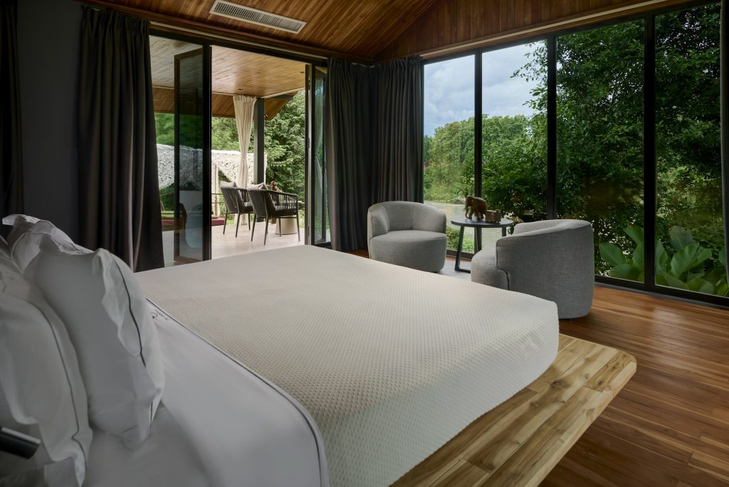 Riverfront Suite - Bedroom