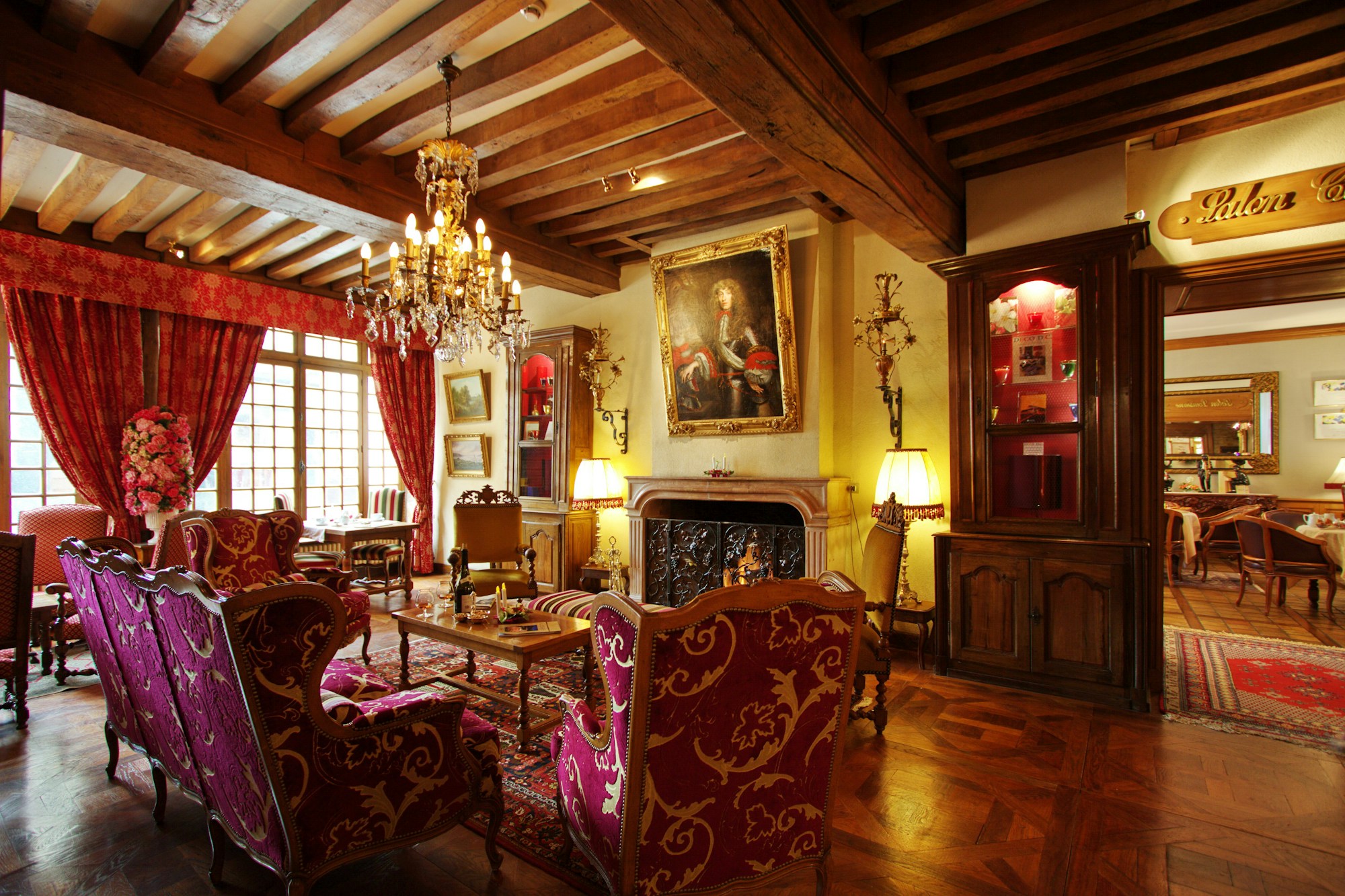 Chimney Lounge