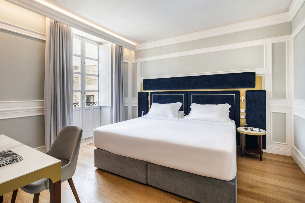 Deluxe Room - Bedroom