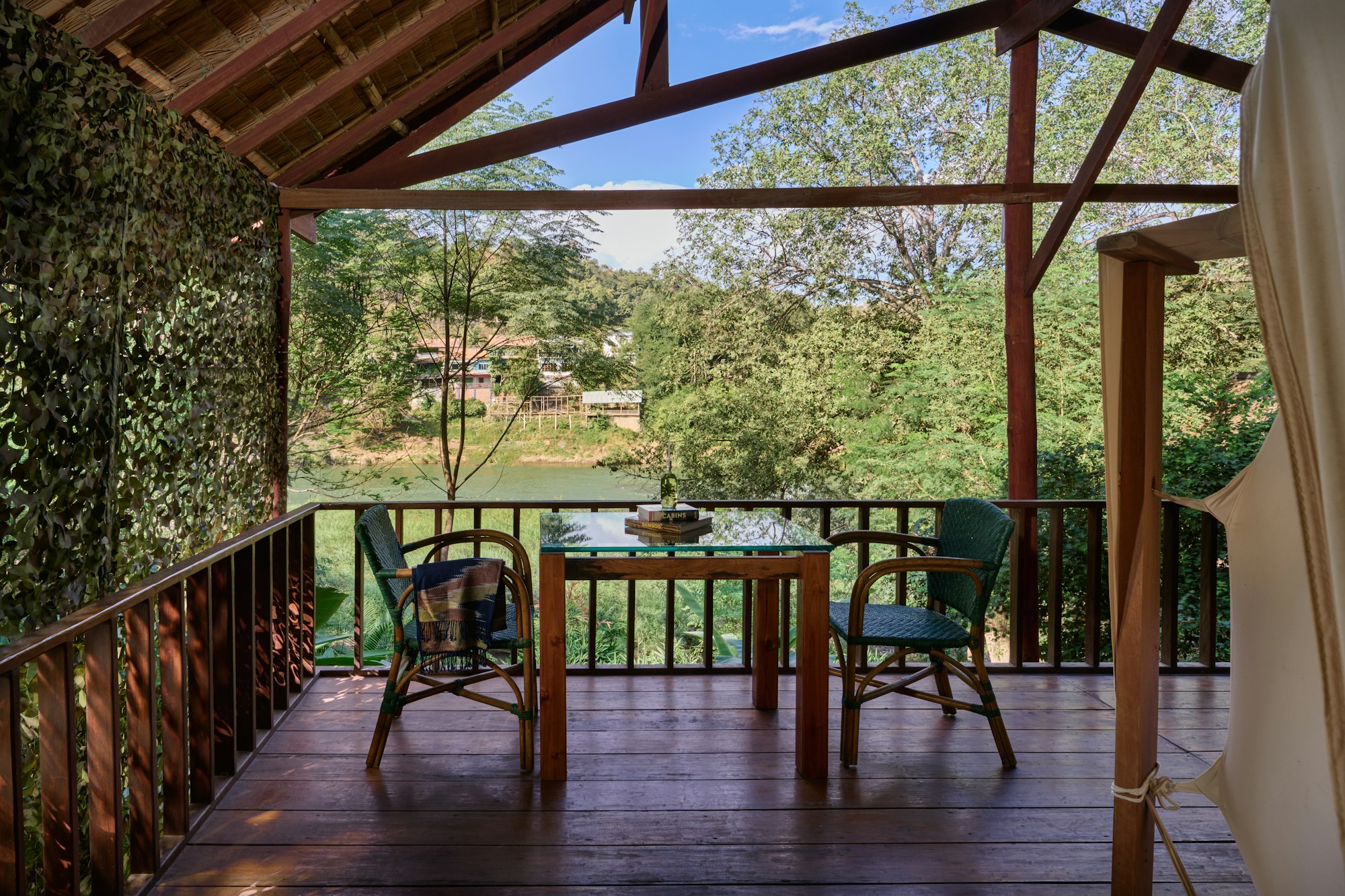 Explorer Glamping - Dining Deck