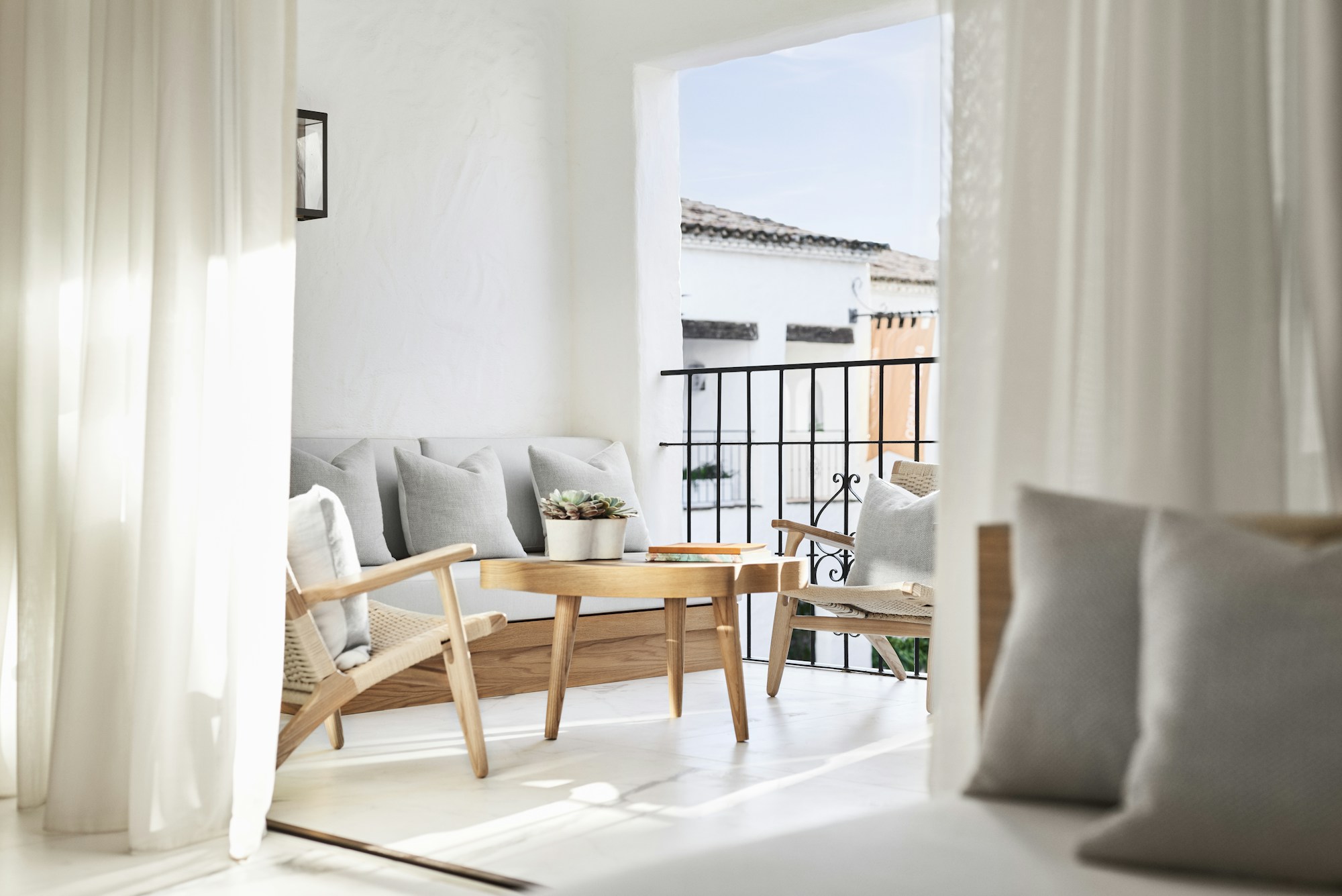 Studio Suite Plaza - Balcony