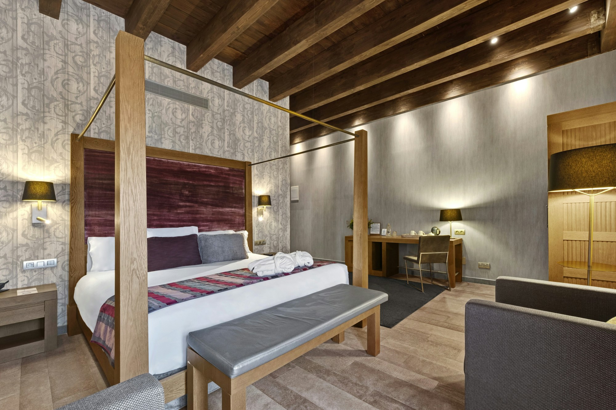 Deluxe Historical Room - Bedroom
