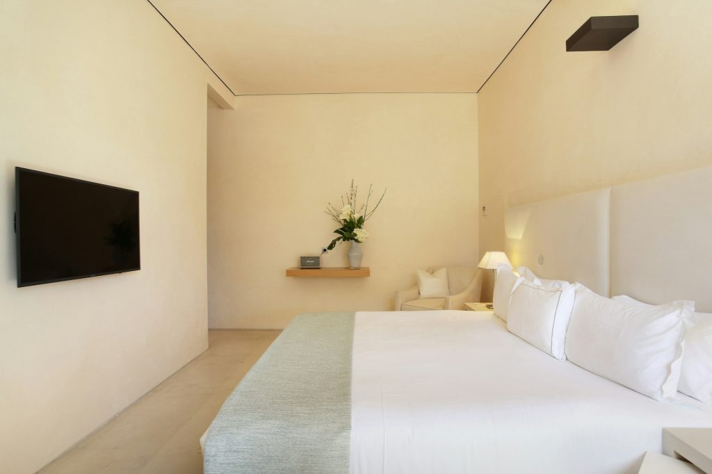 Luxe Suite - Bedroom