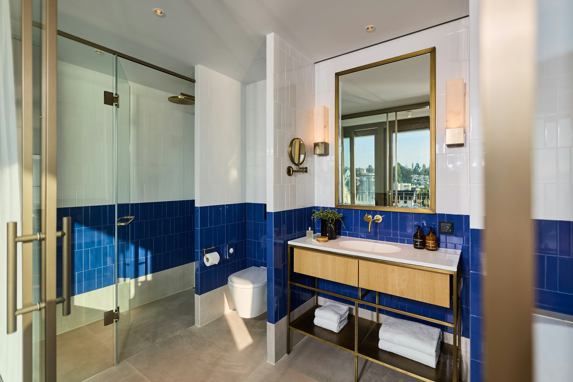 Penthouse One Bedroom Suite with Terrace - Bathroom