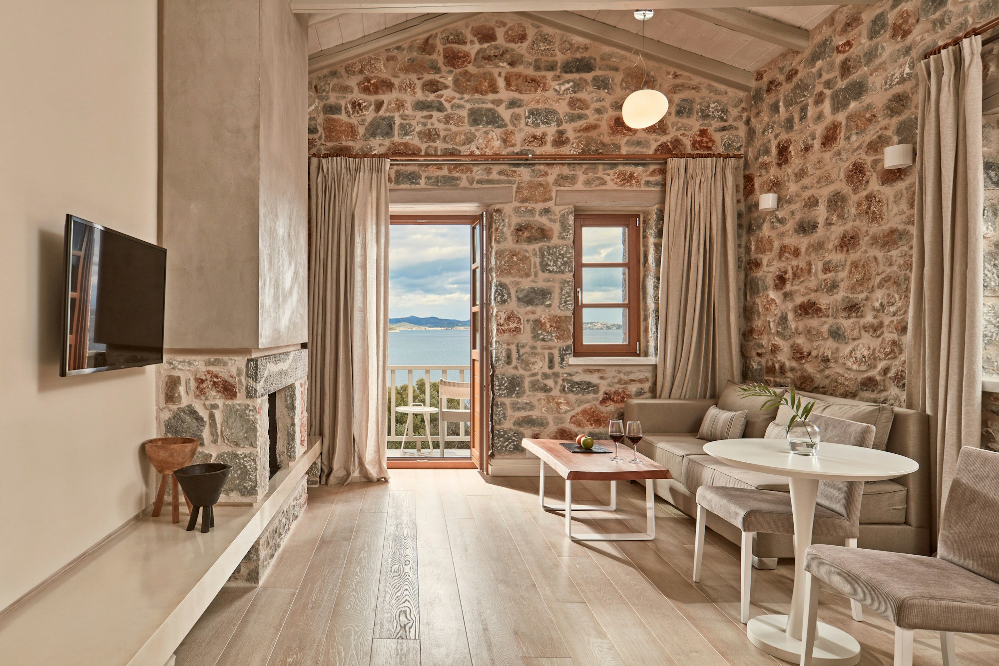 Upbeat One Bedroom Sea View - Living Area