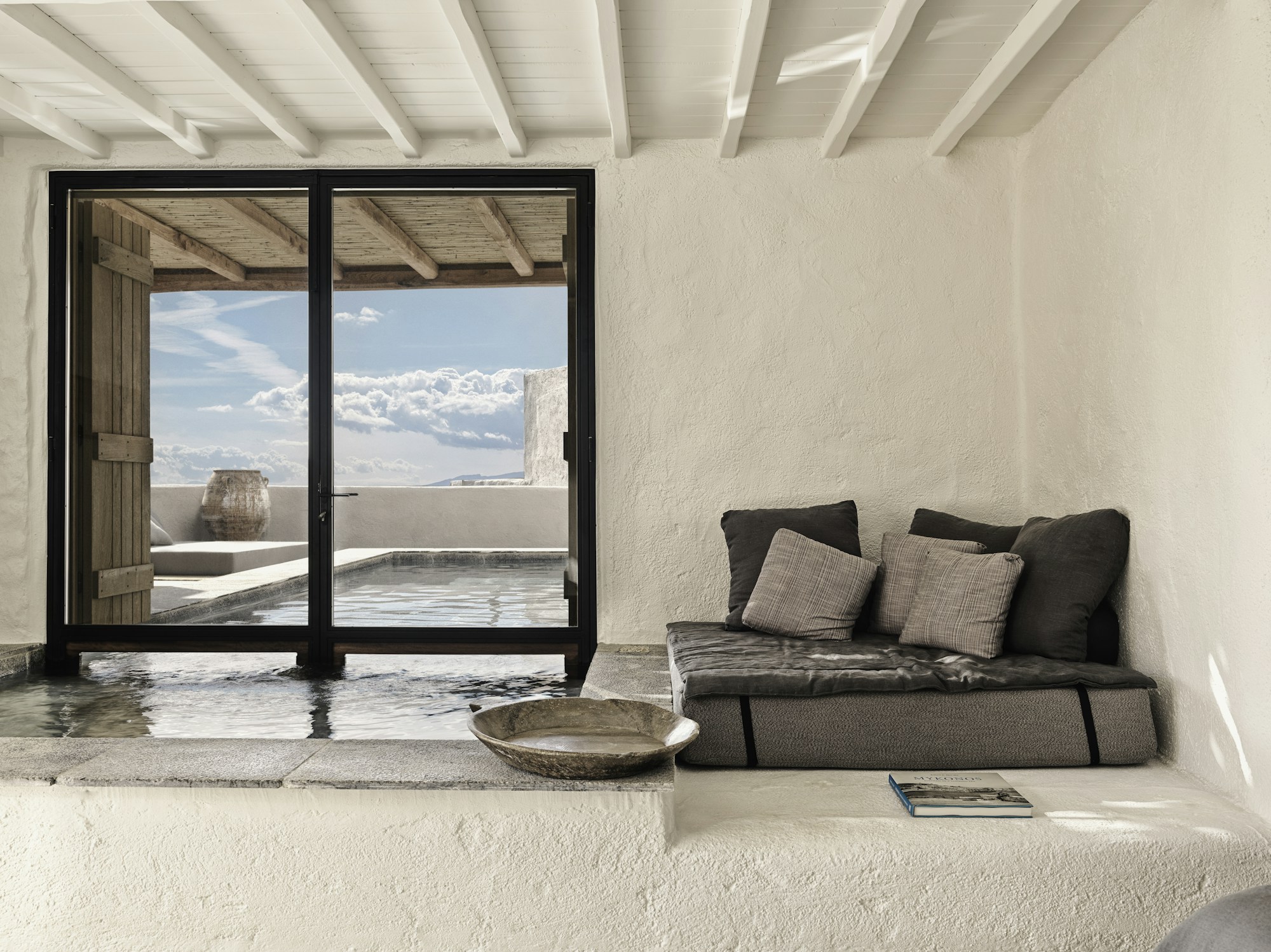 Nomad Suite Sea View, Private Pool and Yard